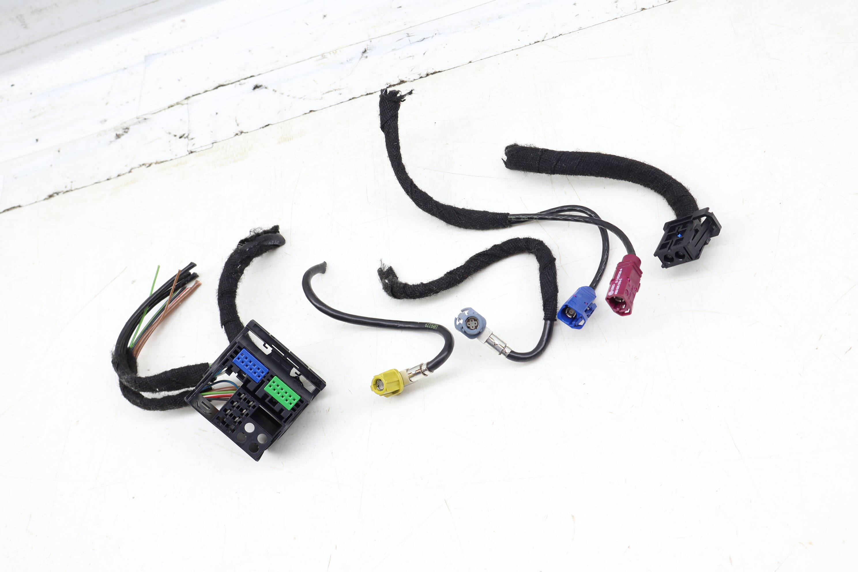 Mmi 3G+ Module / Computer Wiring Connector / Pigtail Set