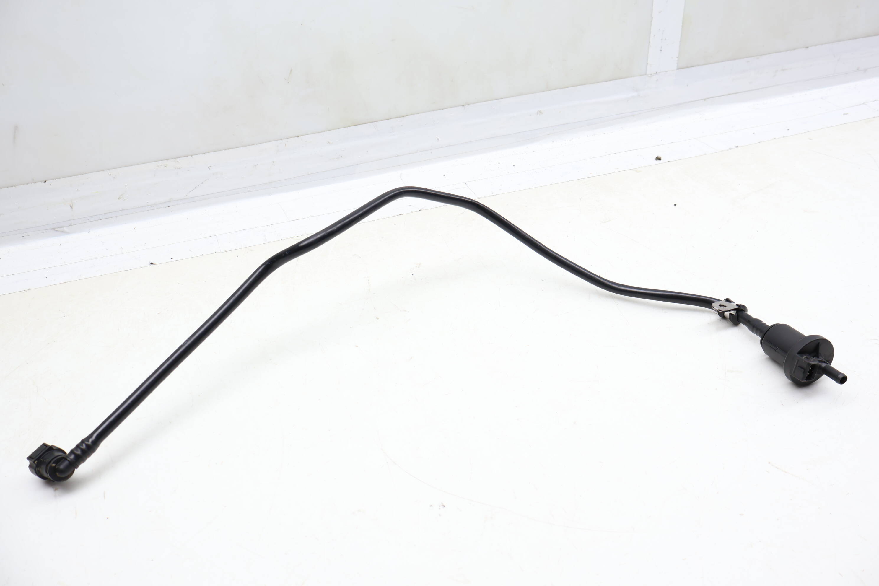 Fuel Valve / Breather Line 98711012800