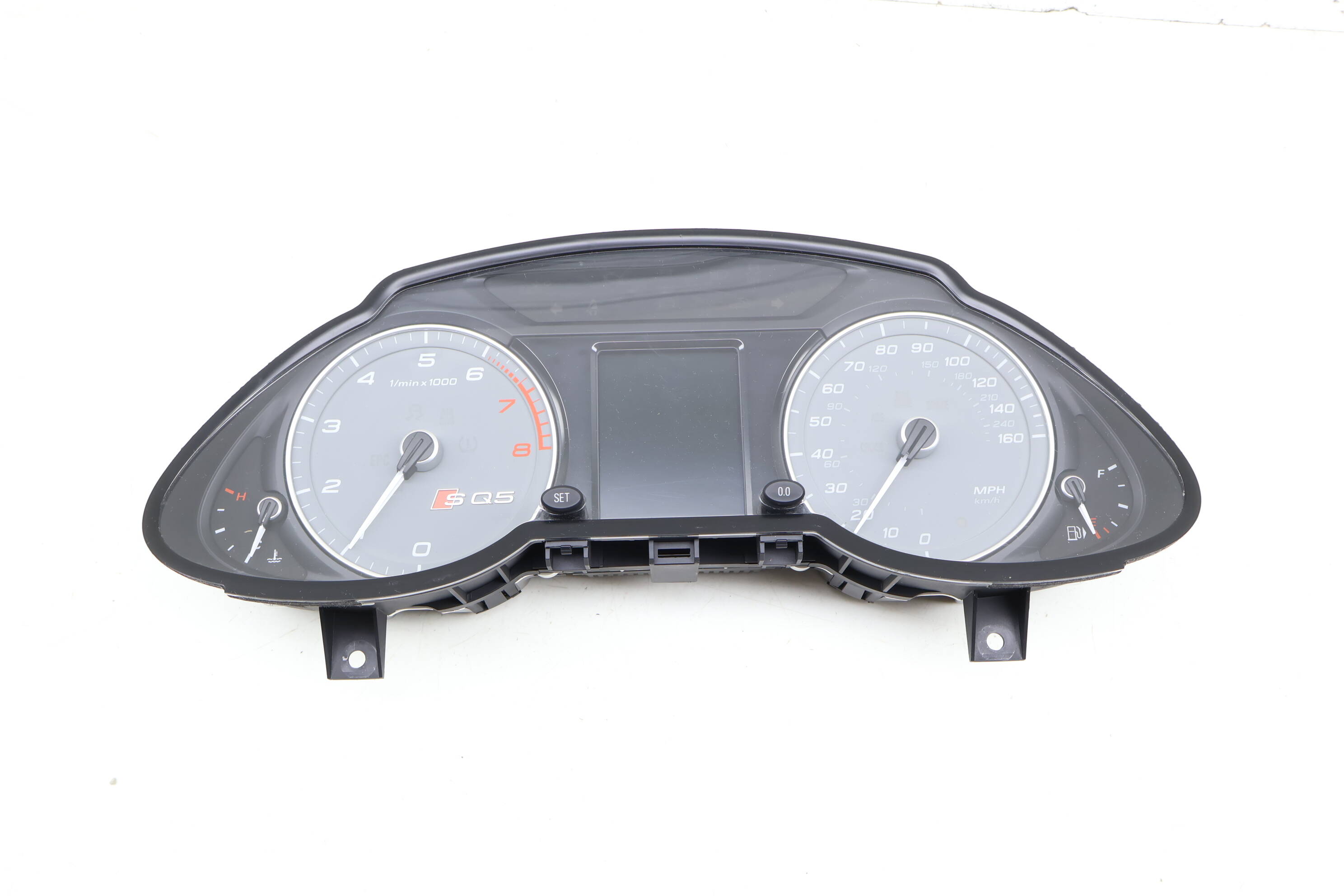 Instrument Cluster / Speedometer 8R0920982C