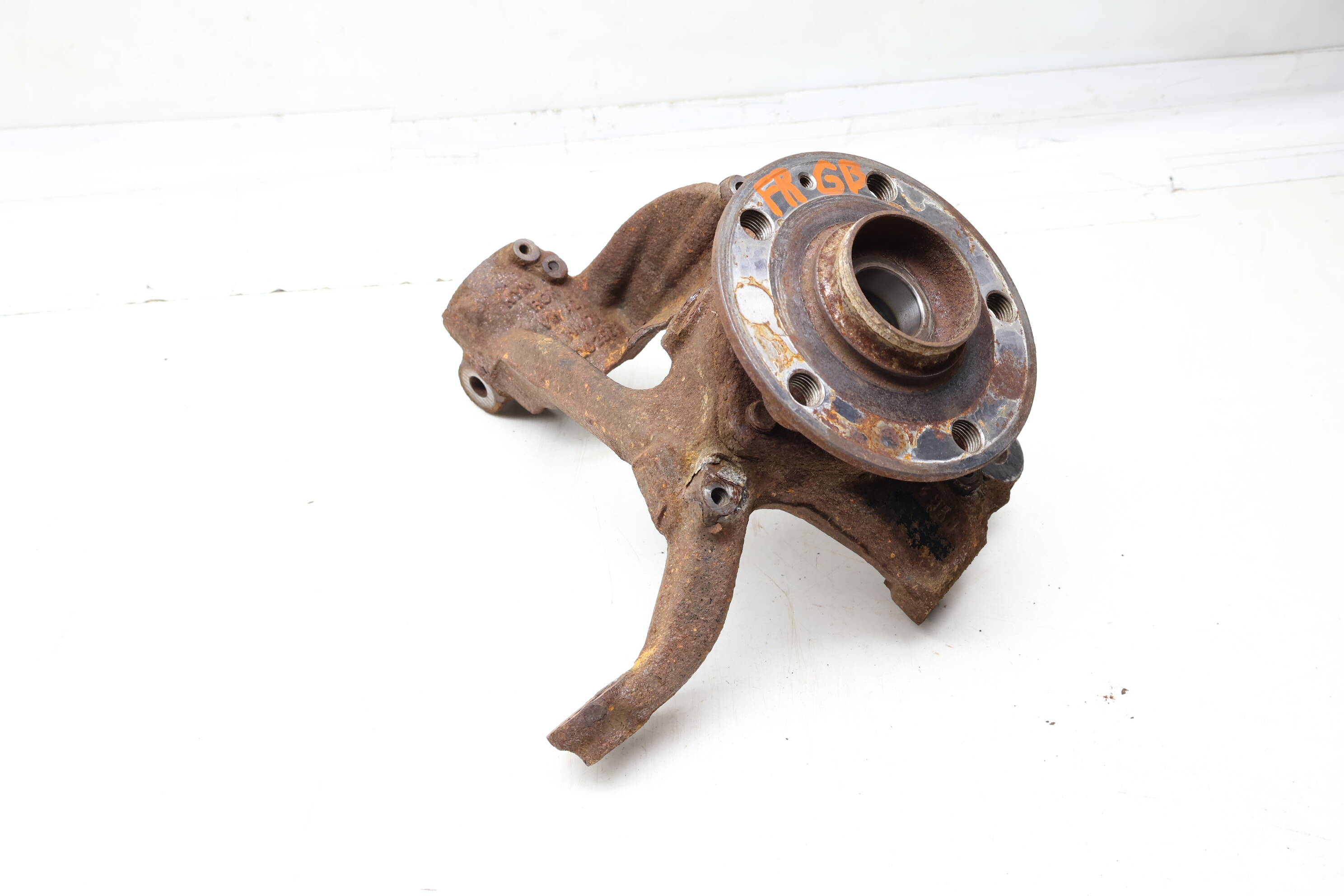 Spindle Knuckle W/ Wheel Bearing 5WA407256