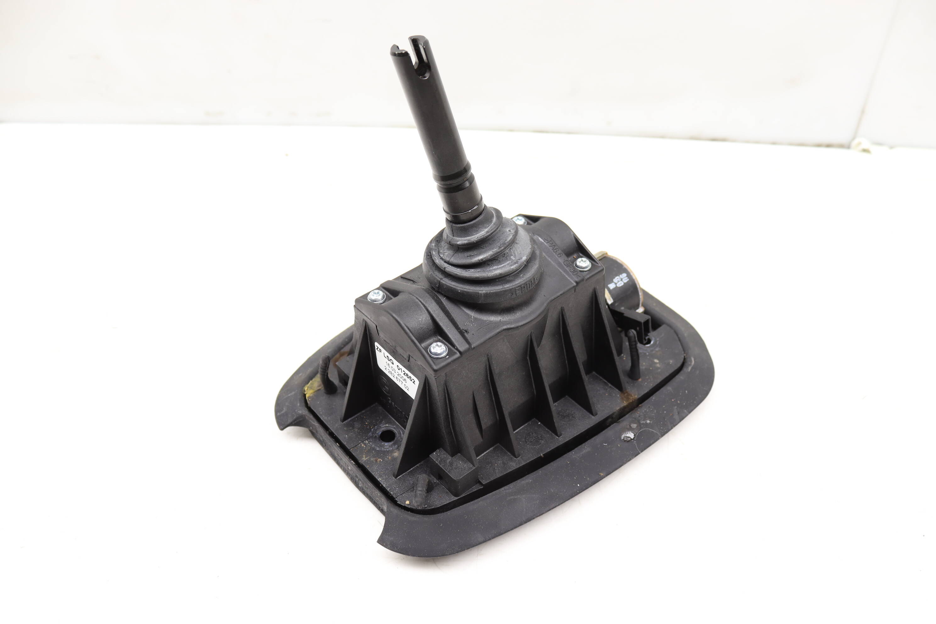 Manual Shift / Shifter Assembly 25122282677