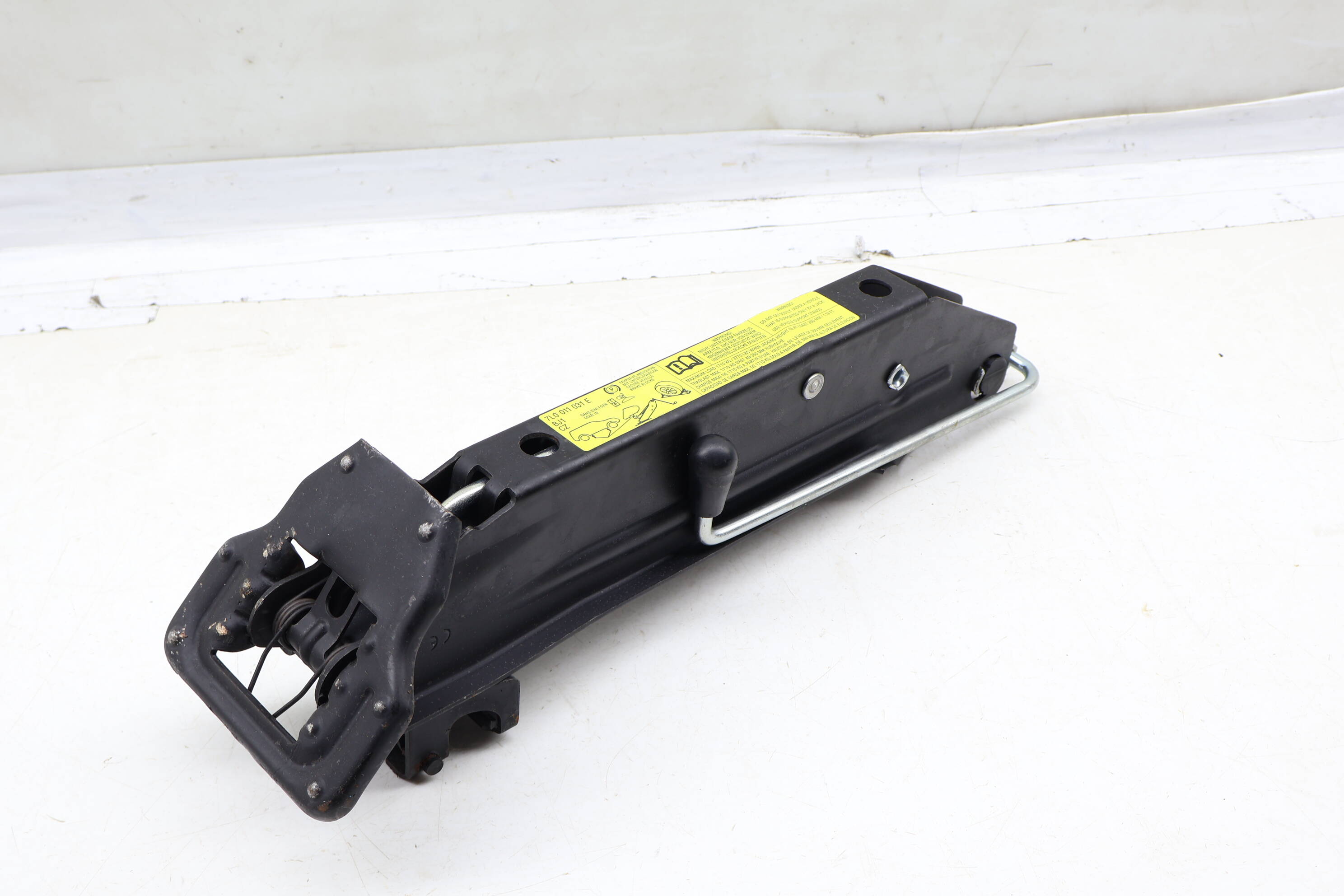 Scissor Jack 7L0011031E