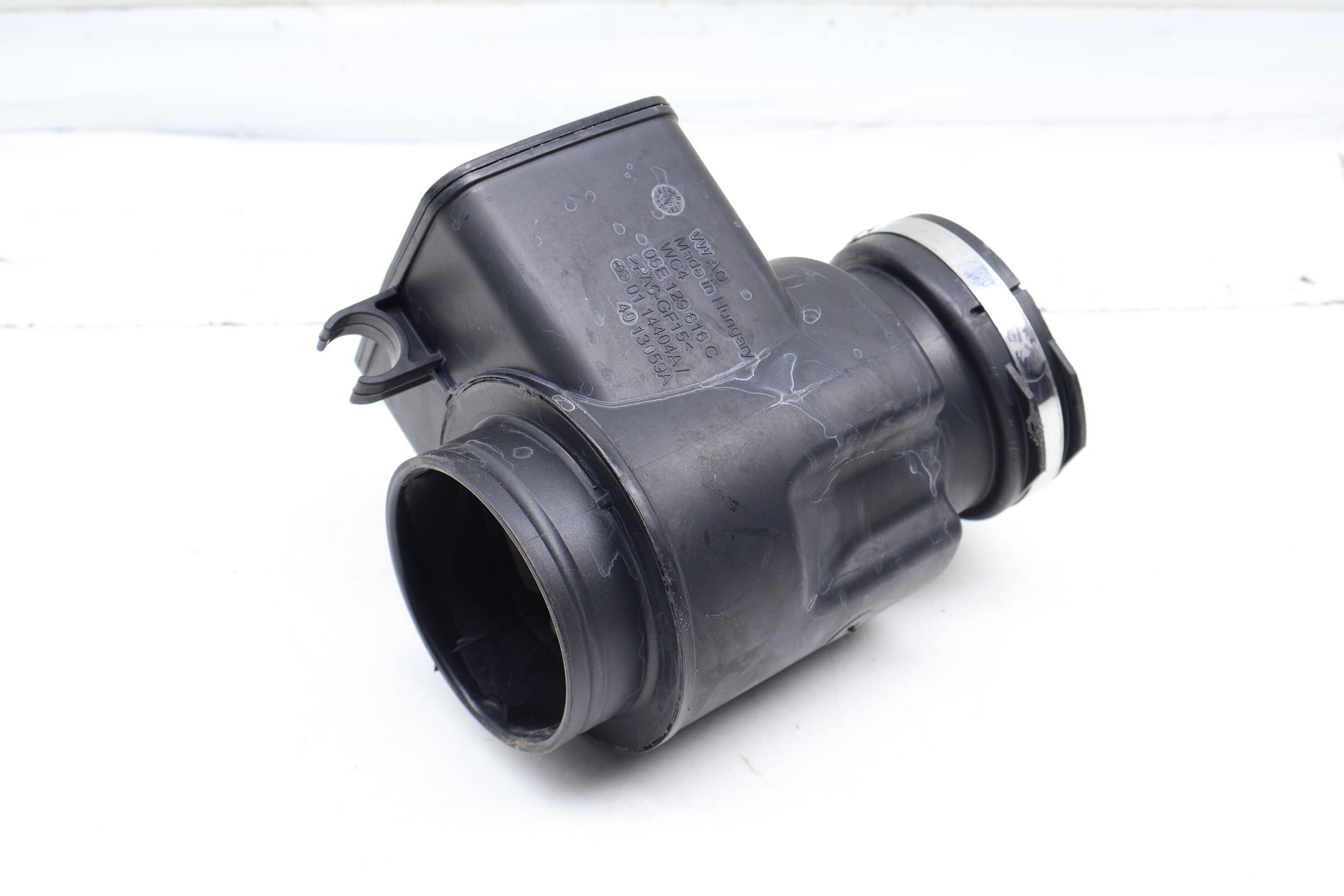 Air Intake Hose / Duct 06E129616C