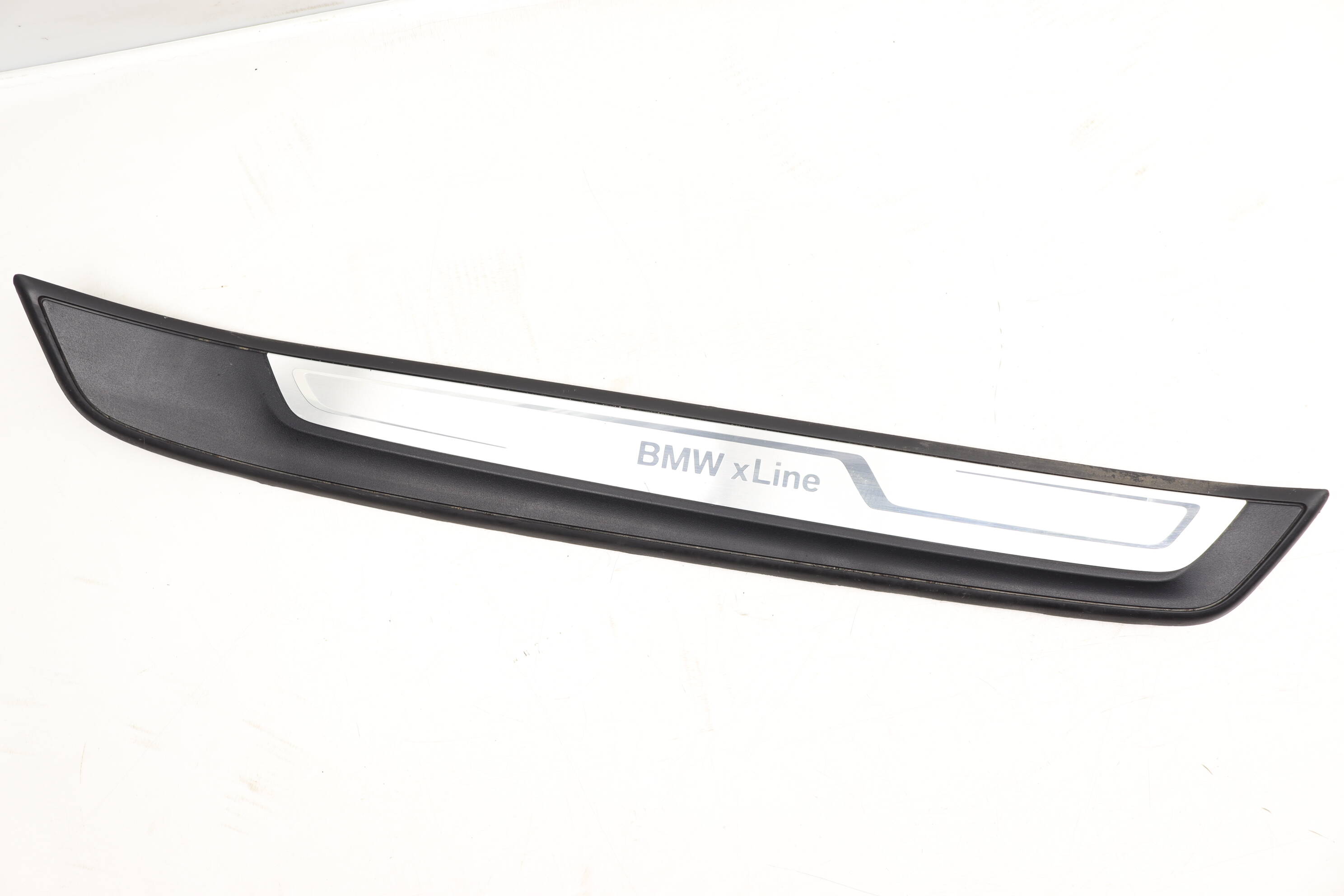 BMW Front Right Door Sill / Scuff Plate (Xline) (X1) 51477318568 