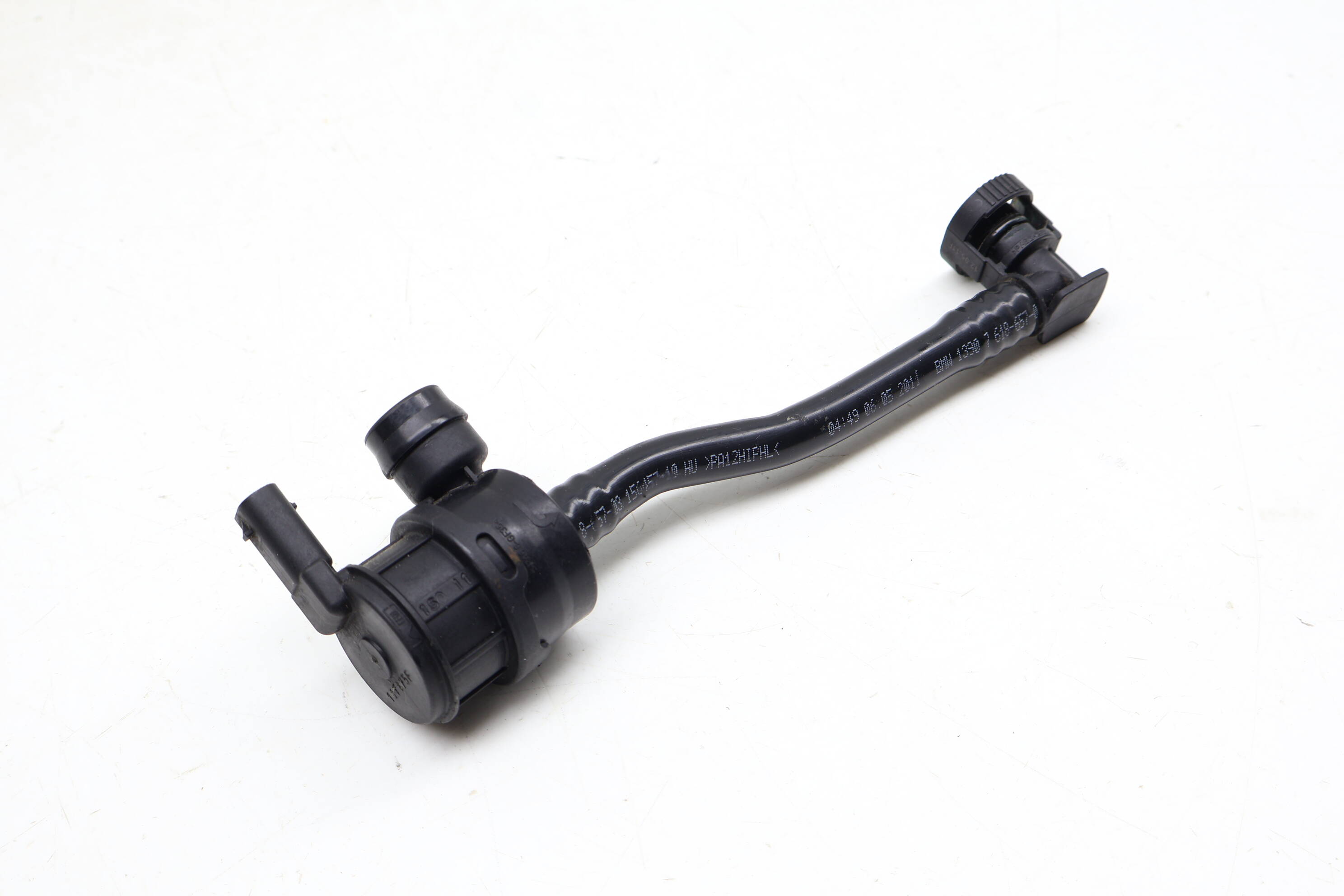 Fuel Tank Valve / Breather Line 13907618657