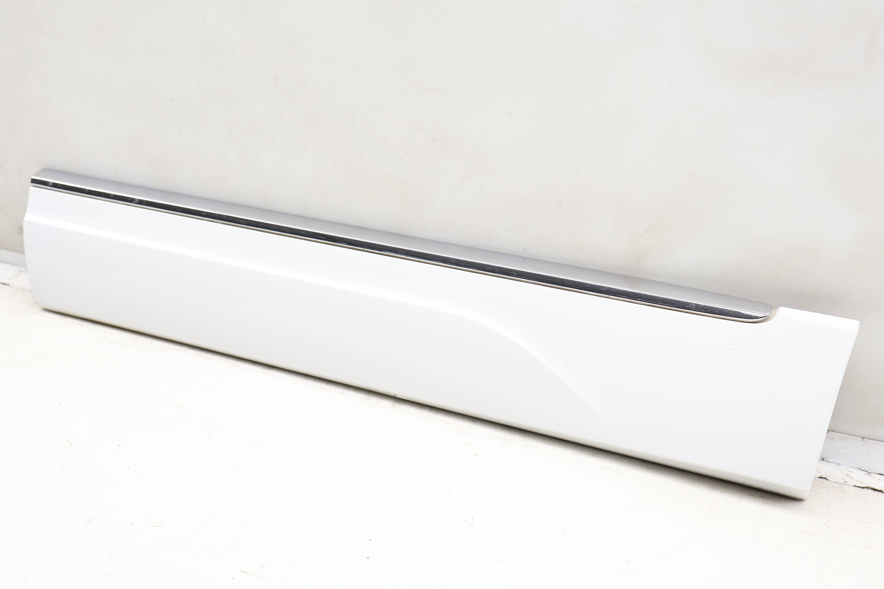 Audi Rear Left Lower Door Molding / Blade (SQ5, Q5) 8R0853969L