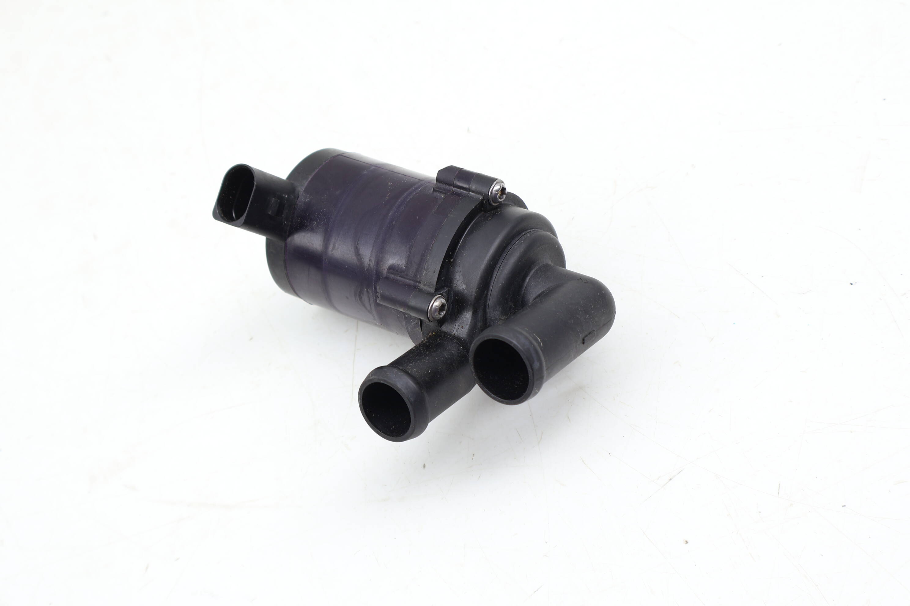 Auxiliary Coolant / Water Pump 7L0965561K