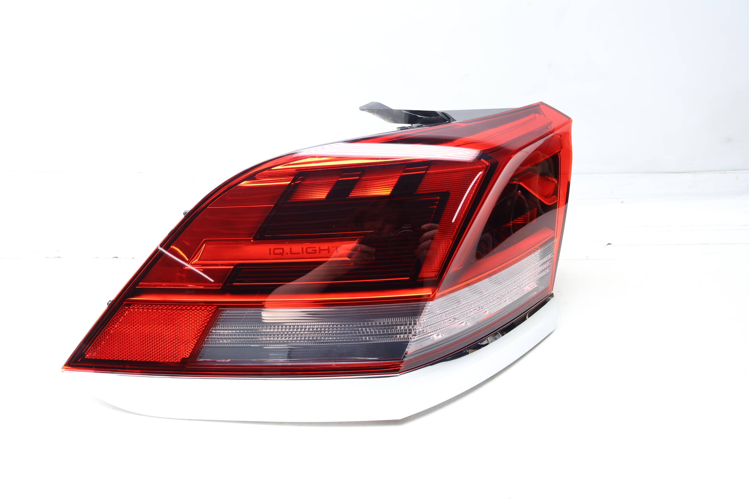 Outer Led Tail Light / Lamp 3CM945207B