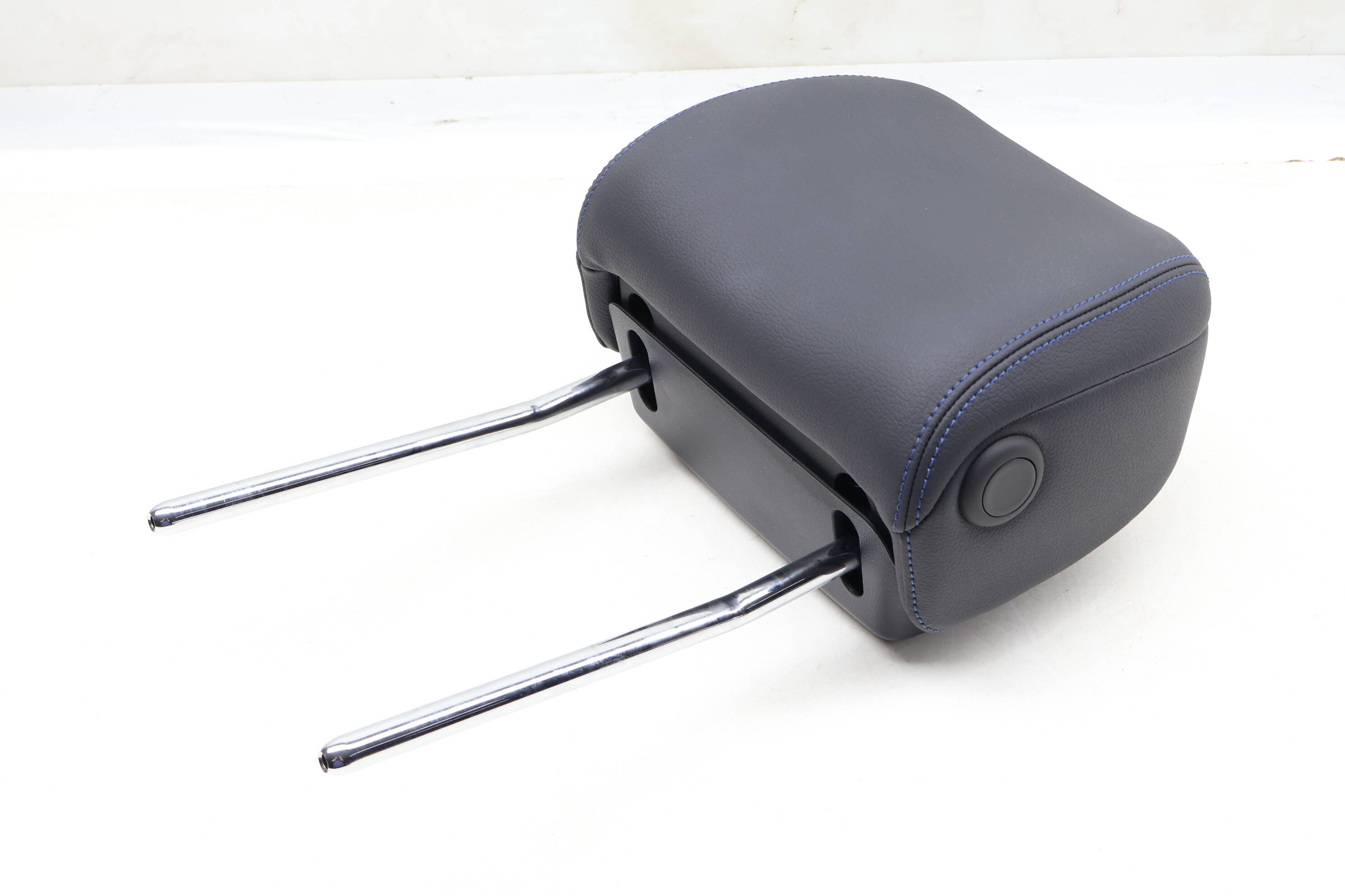 Headrest / Head Rest 8W5881901BH