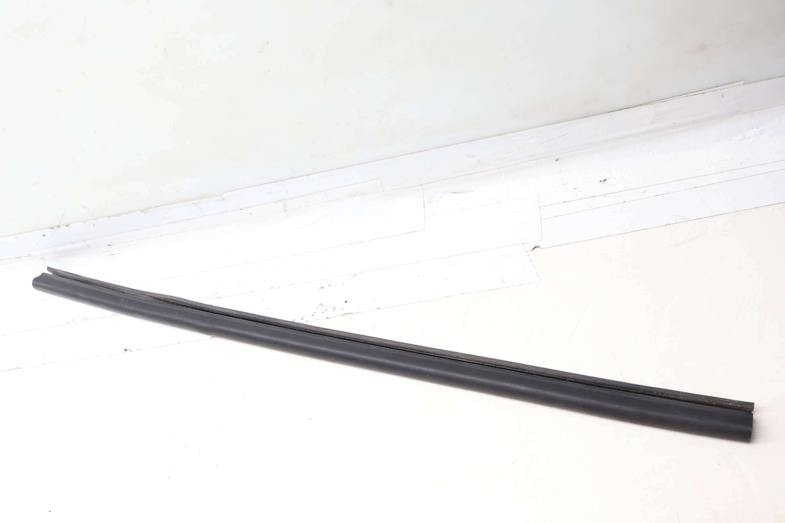 Side Hood Seal 51237148341