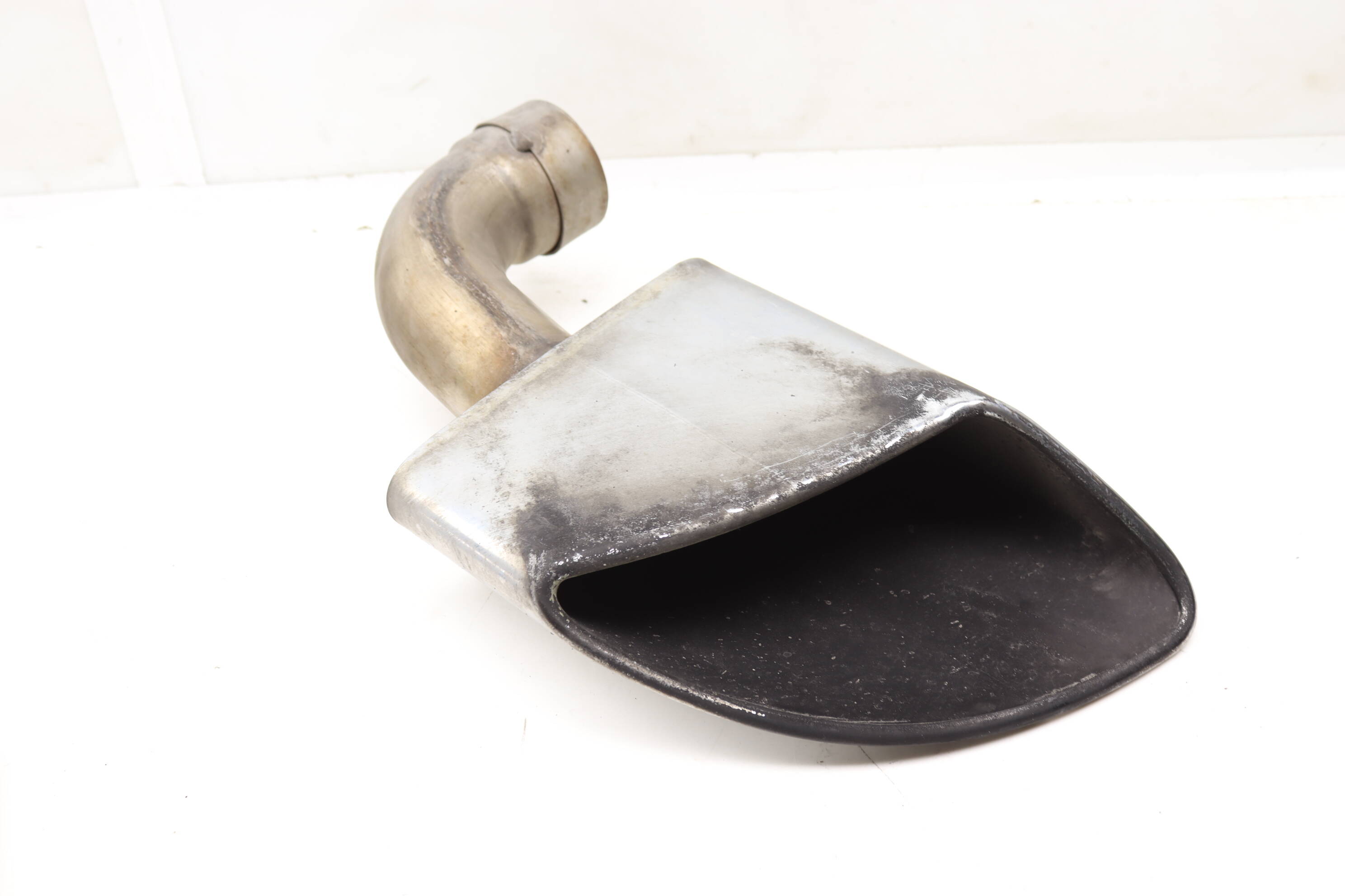 Exhaust&#x20;Pipe&#x20;Tip&#x20;&#x28;Oval&#x29;&#x20;7P6253682S