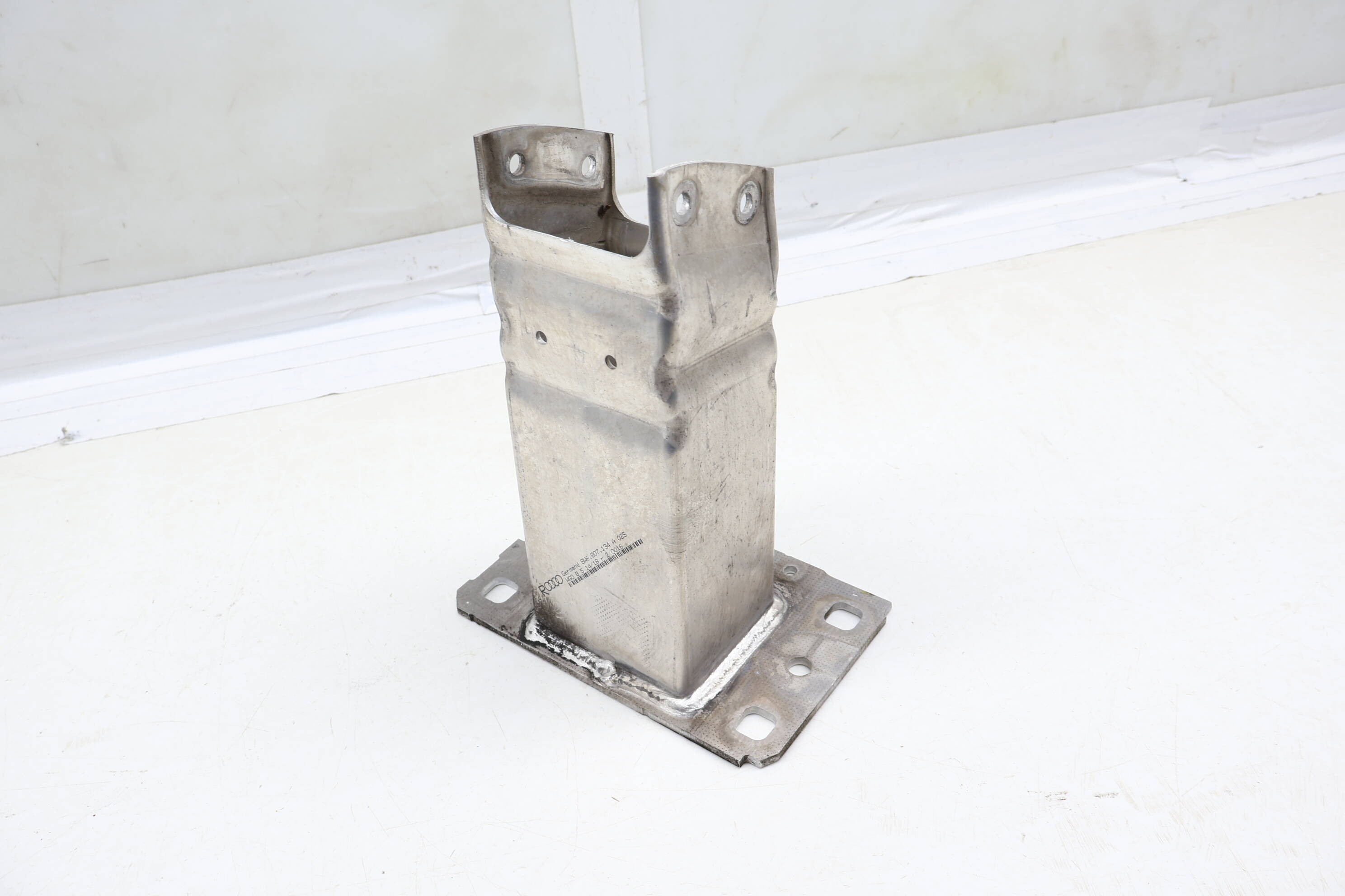 Bumper Reinforcement Bar Bracket 8W6807134A