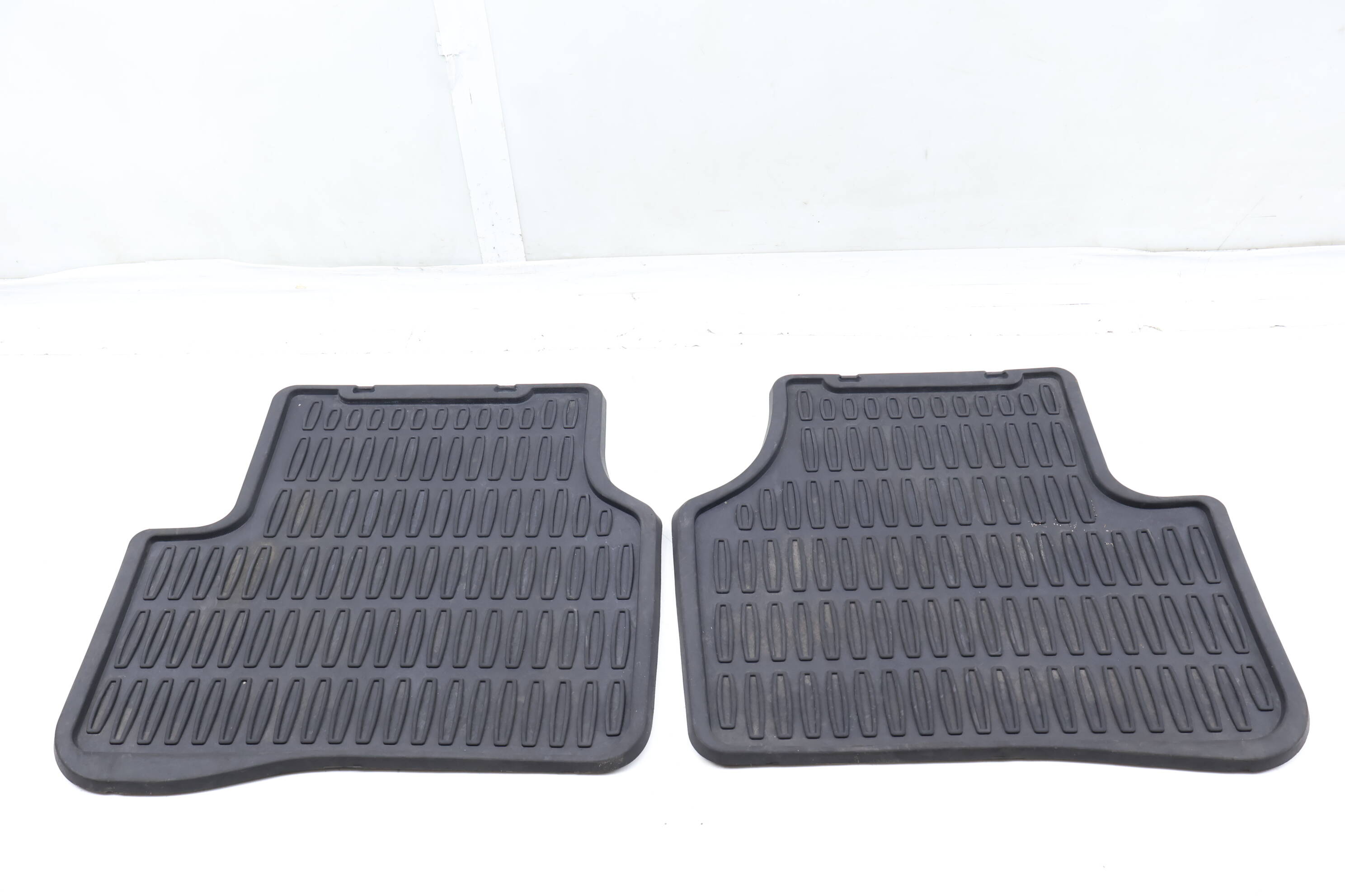 Rubber Floor Mat Set 3C1061550