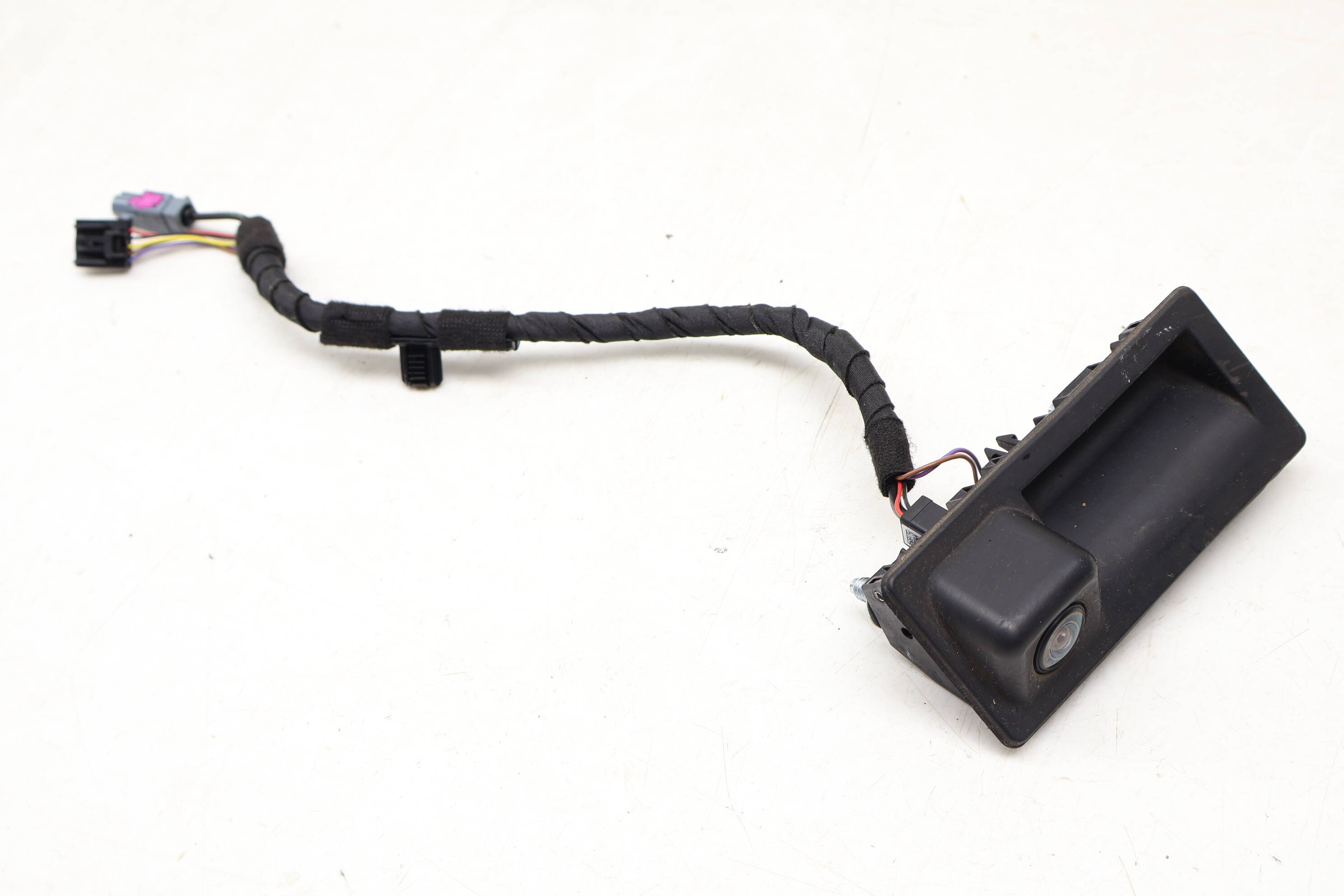 Trunk Release Handle W/ Backup Camera 561827566D