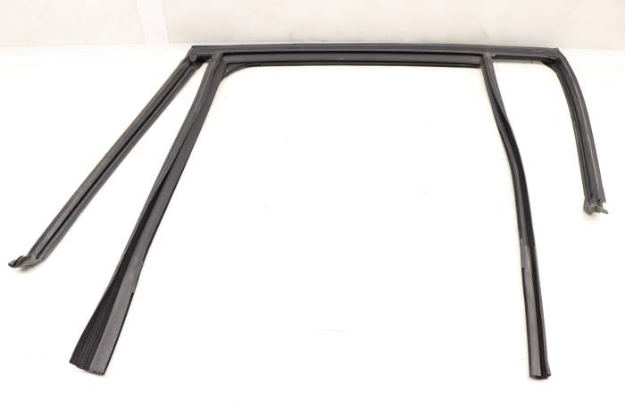 Door Guide / Window Seal 51357311263 main product photo