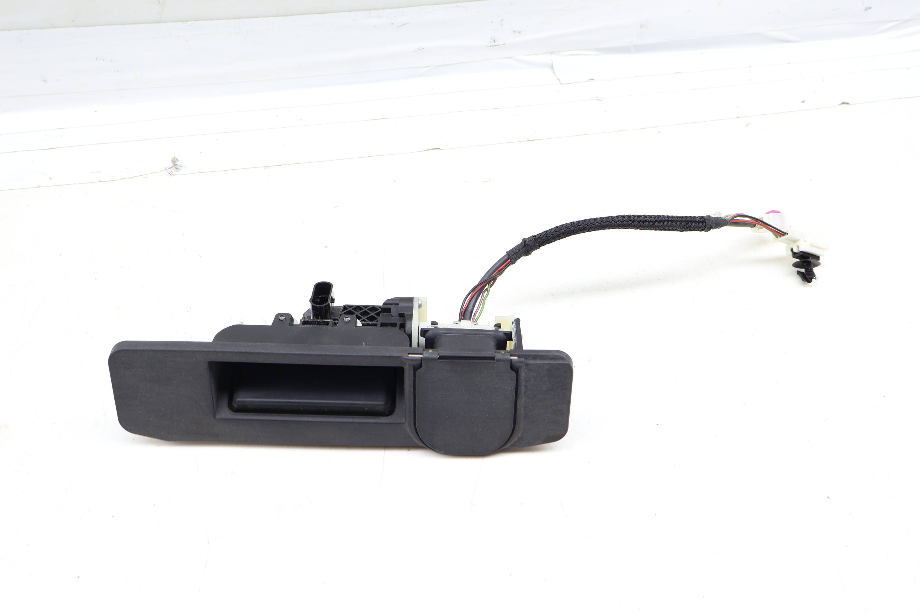 Trunk Release Handle W/ Backup Camera 1667500993