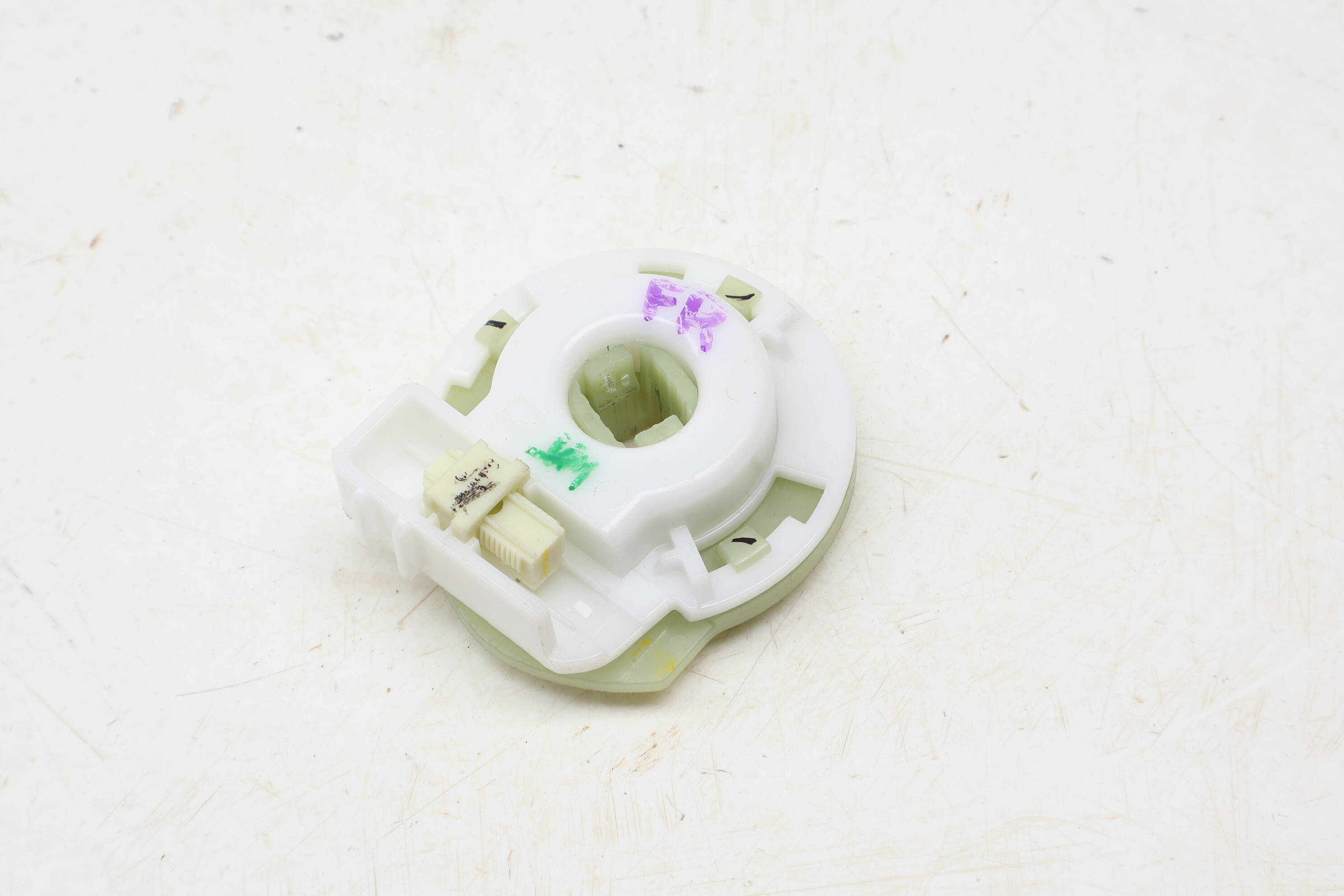 Seat Mount / Plate 5C6881292A