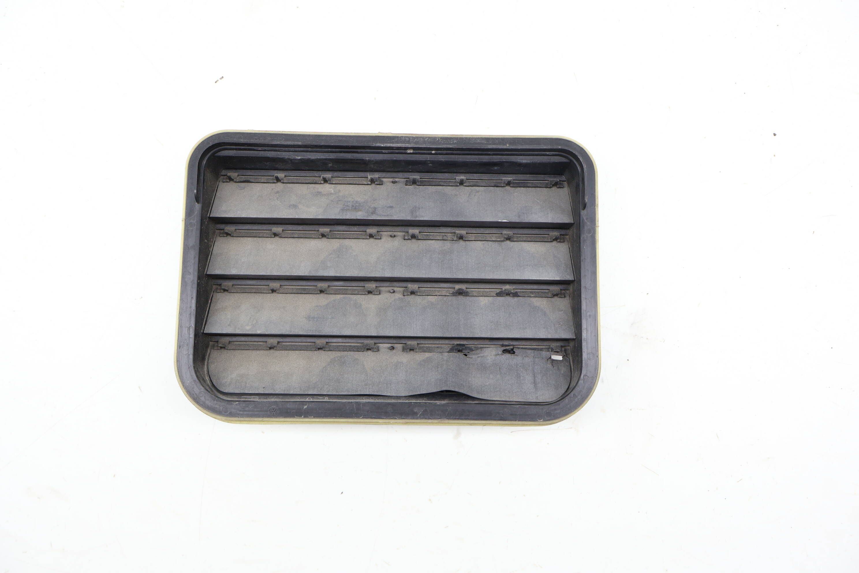 Quarter Panel Vent Trim 7PP819181A 9A781918101