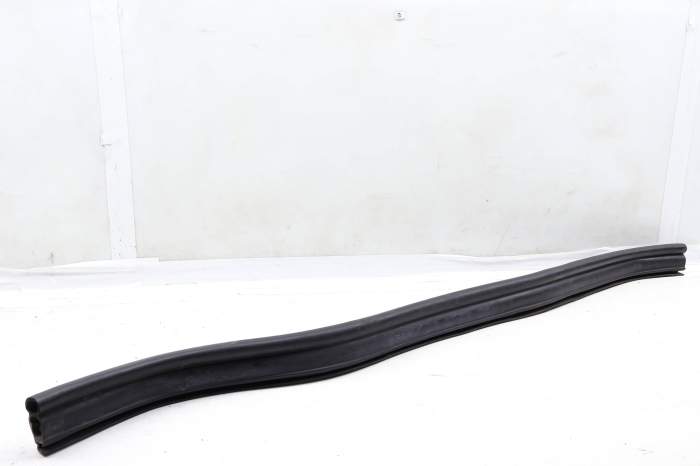 Engine Hood Seal / Weather Stripping 1668870098 main product photo