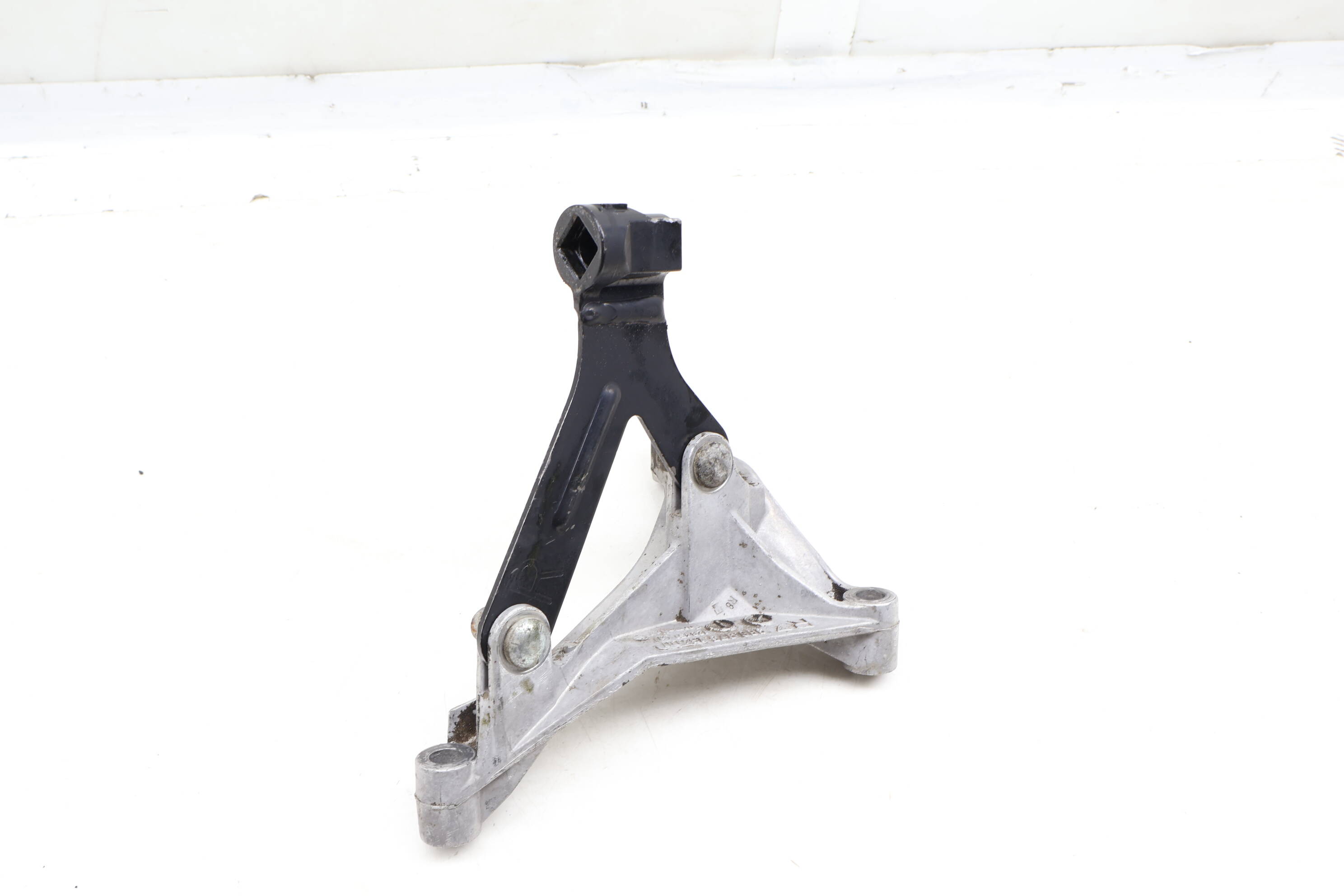 Transmission Mount Bracket 98637515400