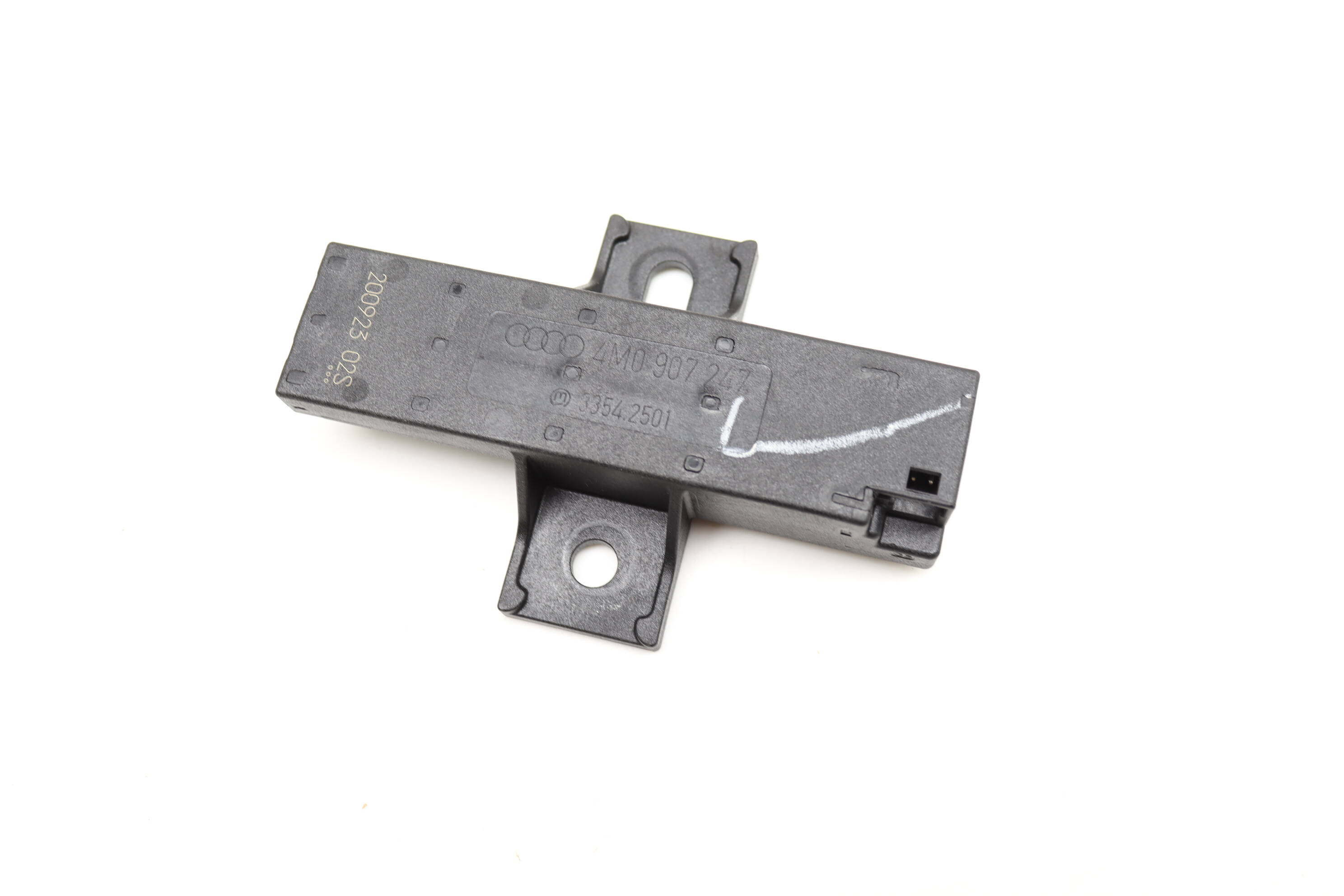 Kessy / Keyless Entry Antenna 4M0907247 9A790724700