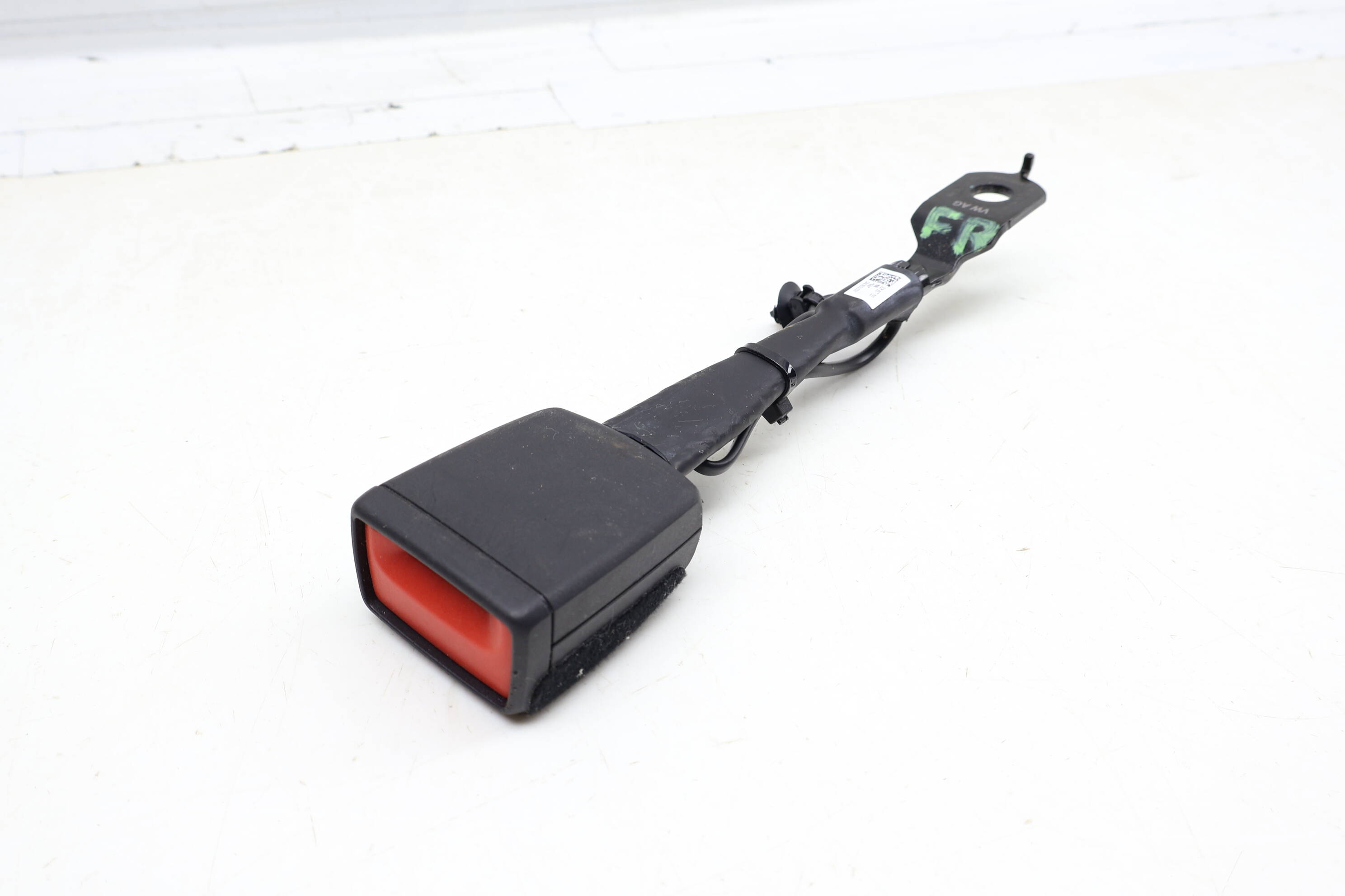 Seat Belt Buckle / Receiver 3CM857755