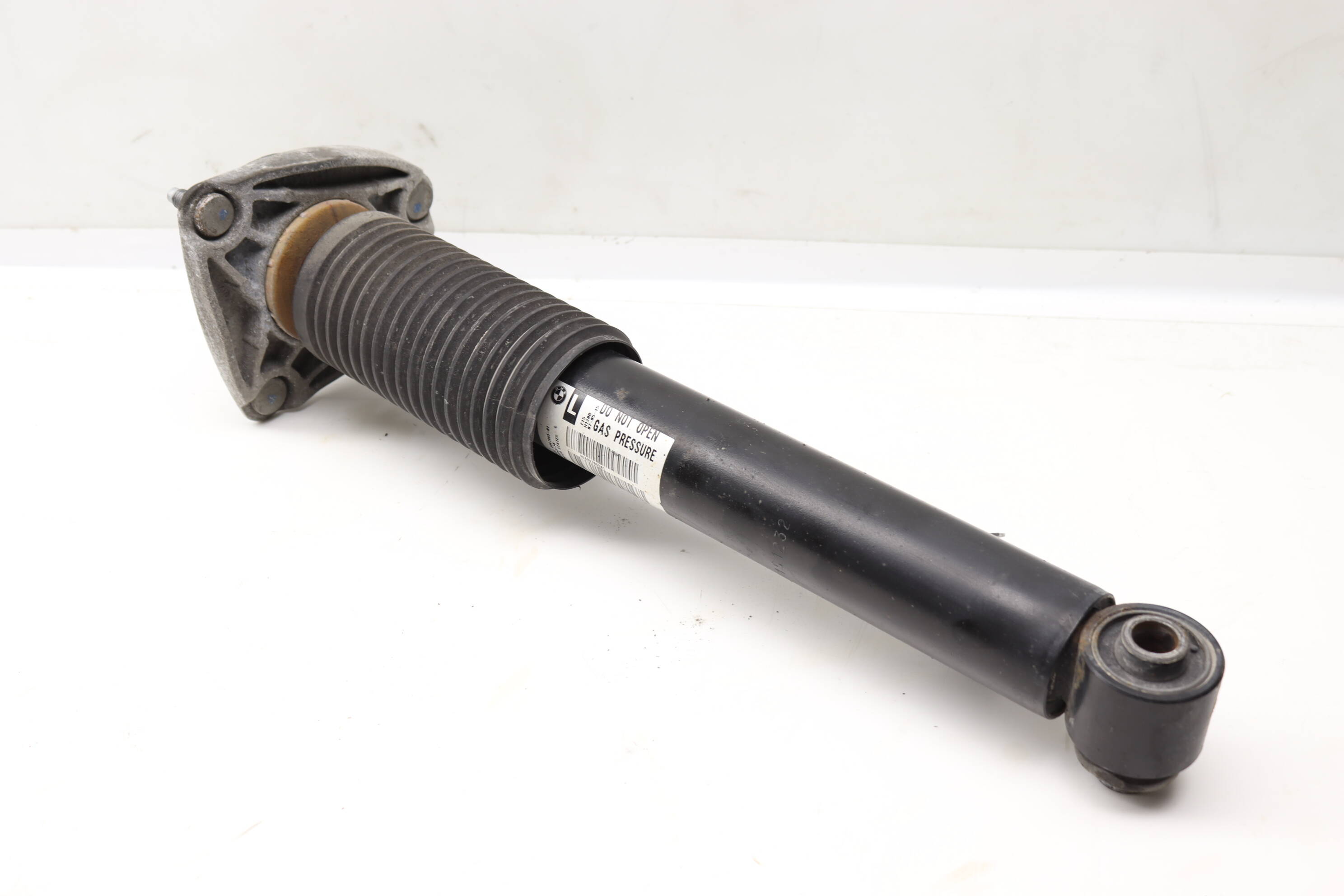 Strut / Shock Absorber 33526867865