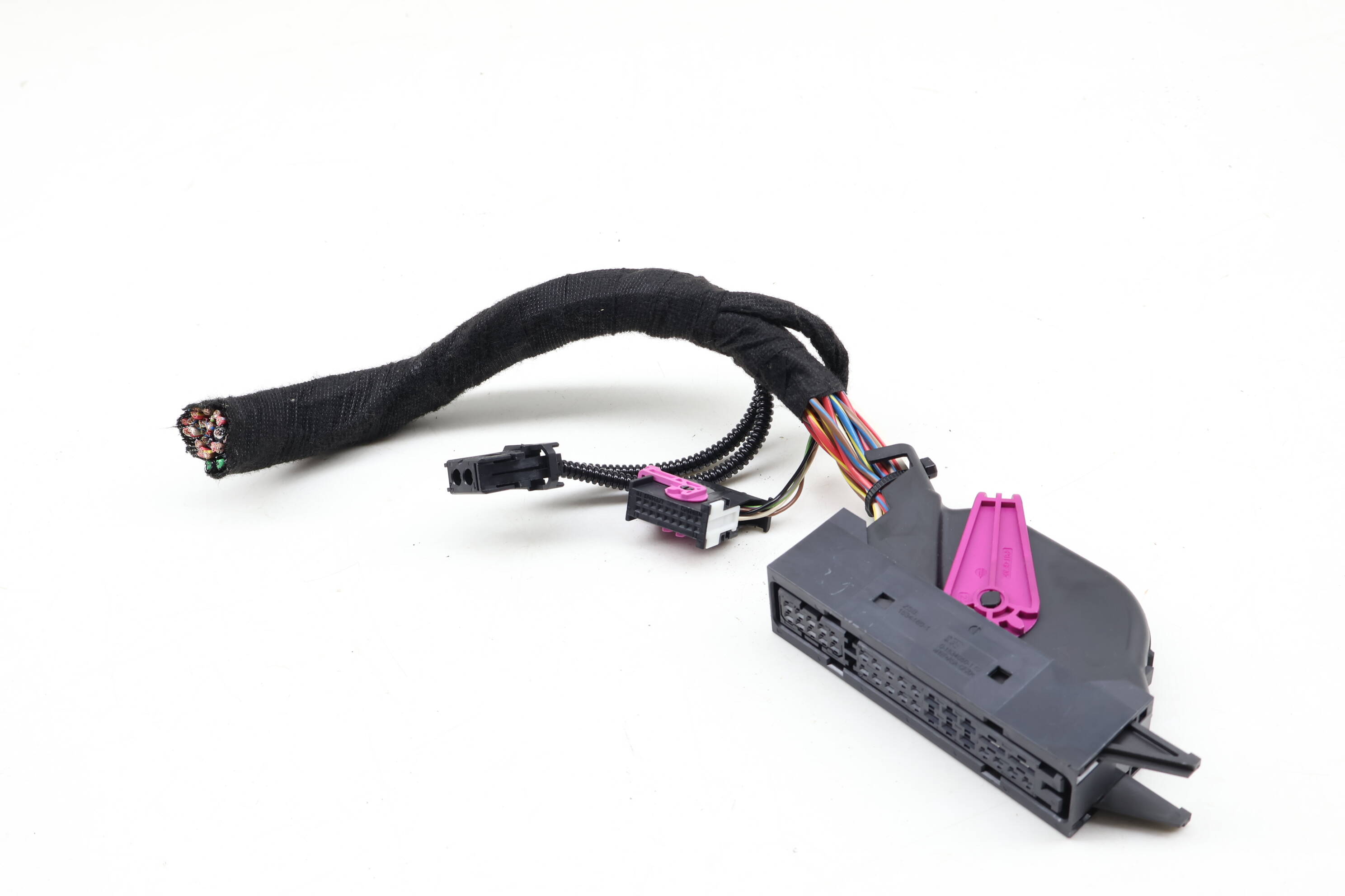 Bang&#x20;&amp;&#x20;Olufsen&#x20;Amplifier&#x20;&#x2F;&#x20;Amp&#x20;Wiring&#x20;Harness&#x20;Connector