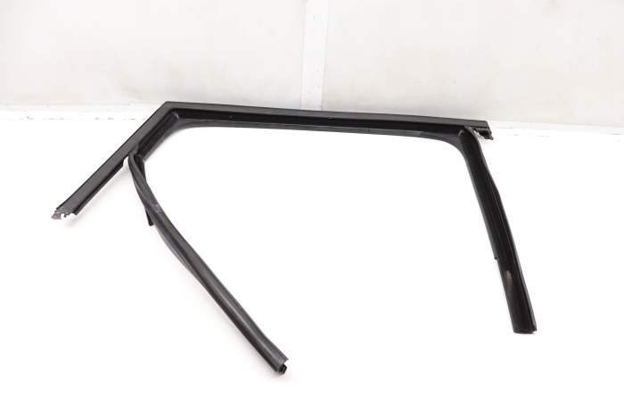 Door Window Glass Channel / Seal 2GJ839432 main product photo