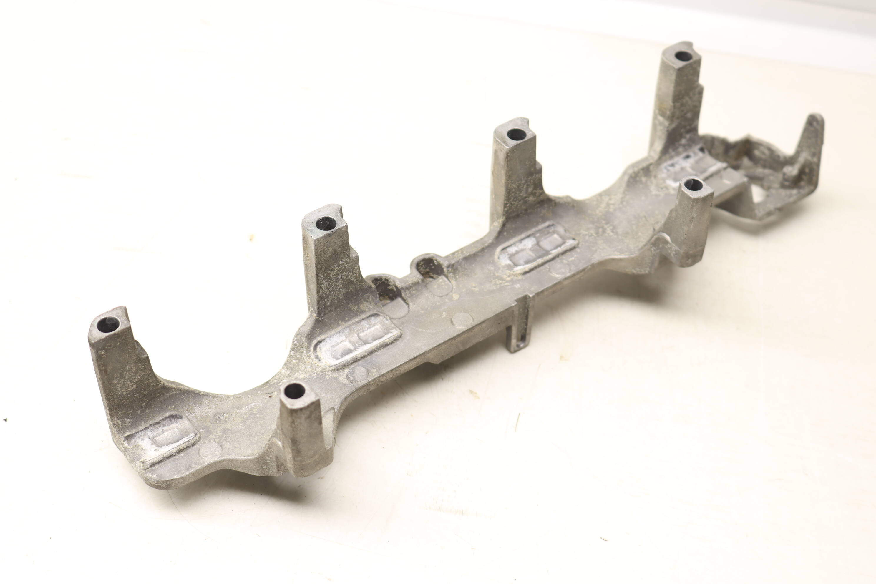 Air Distribution Housing Mount Bracket 079133340R