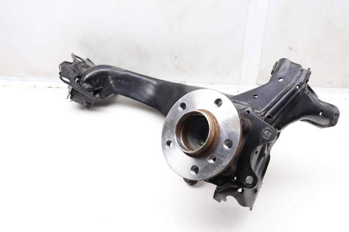 Spindle / Trailing Arm W/ Wheel Bearing 33326851580 main product photo