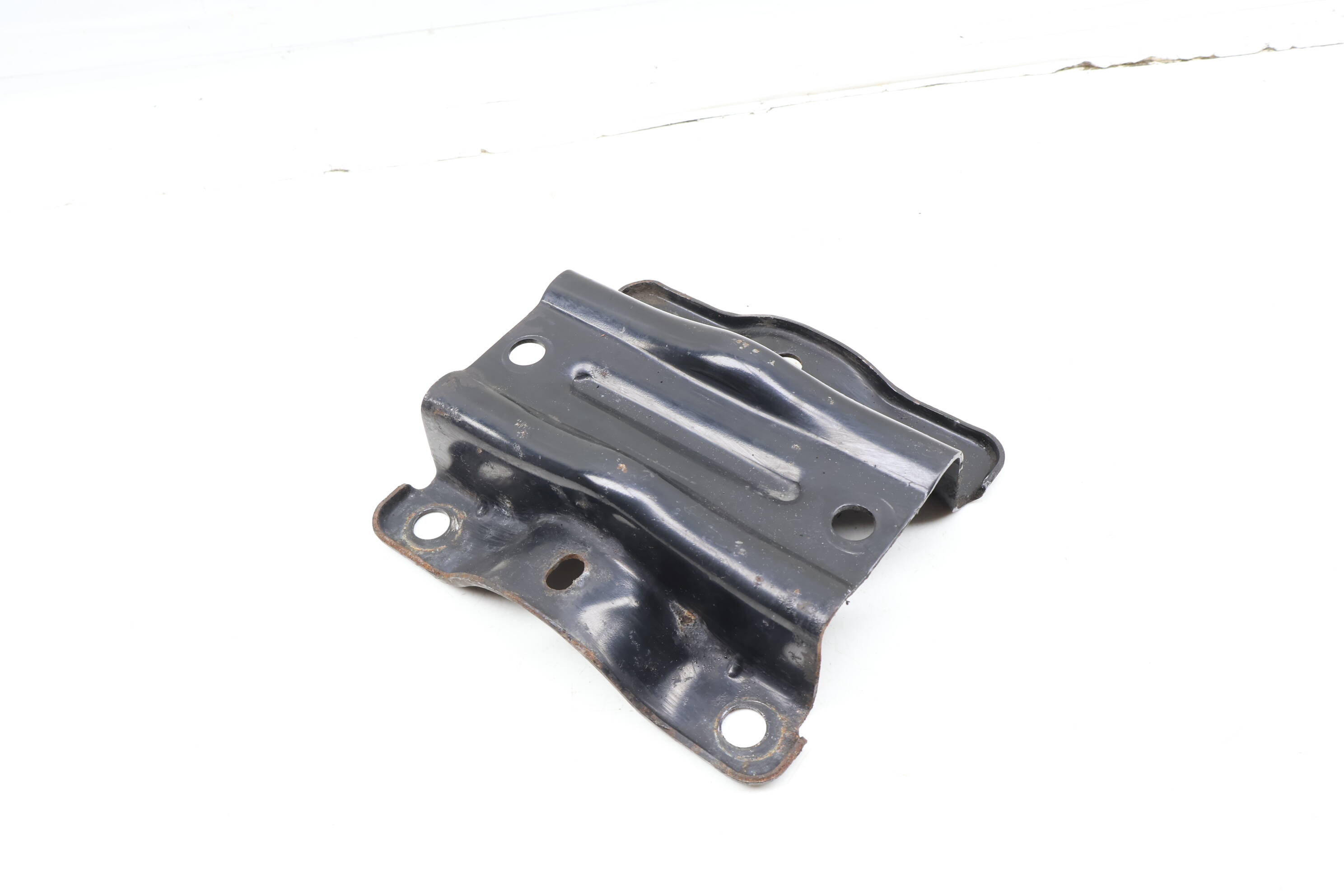 Driveshaft / Propeller Shaft Bracket 7L8803799A 95842134001