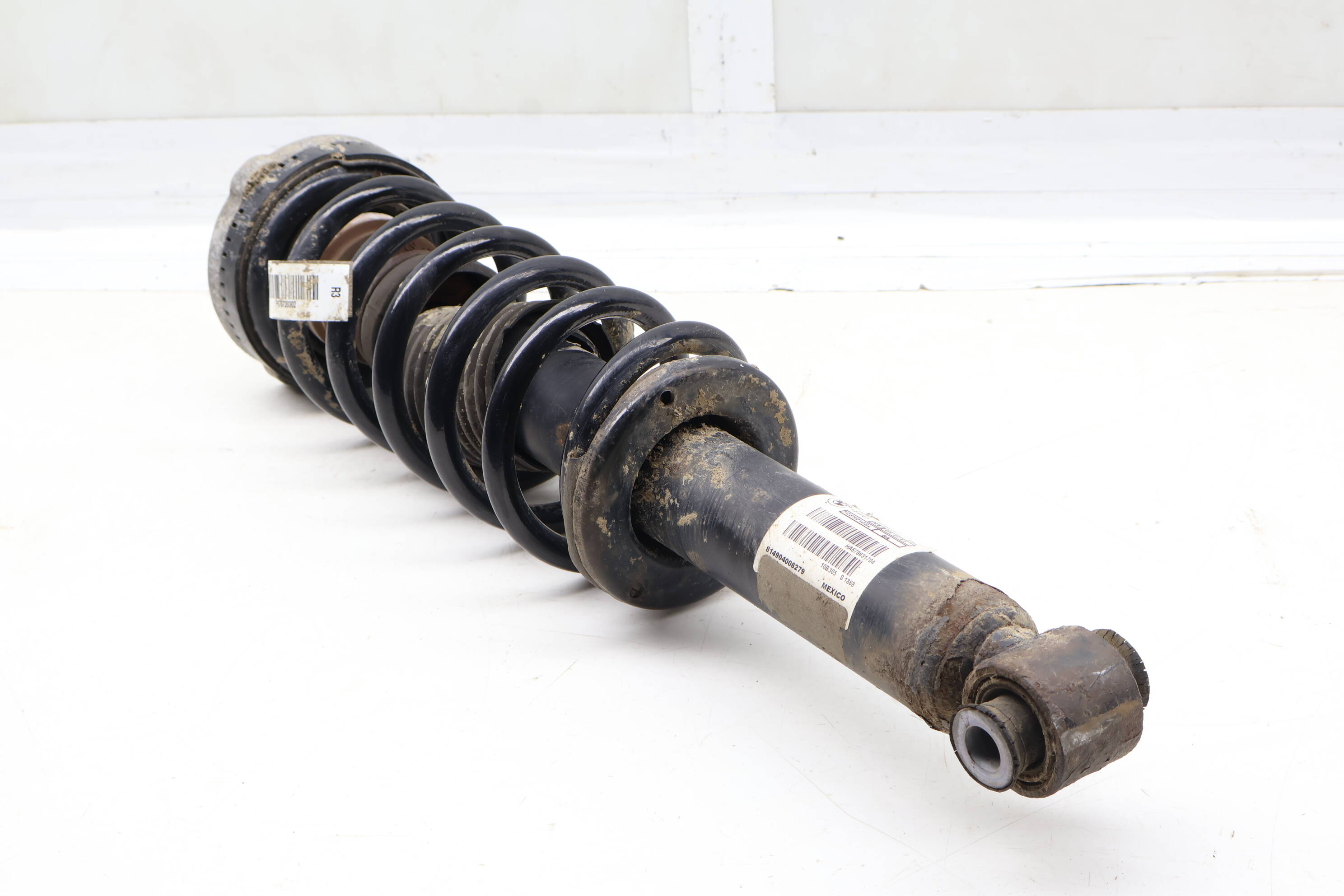 Strut Shock / Spring Assembly 33526796317