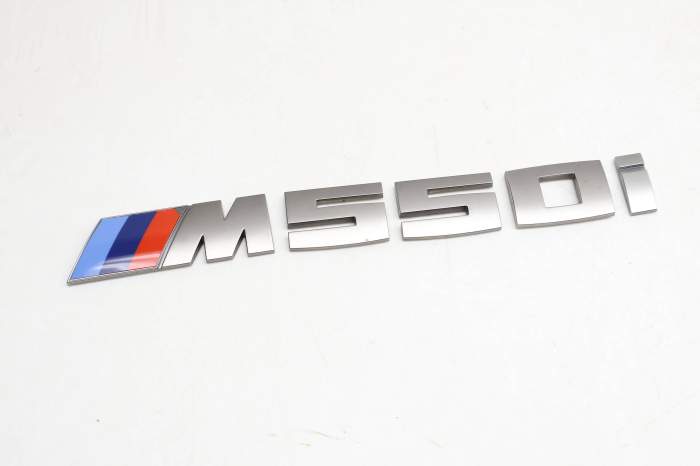 Trunk Emblem / Badge (M550i) 8072369 main product photo