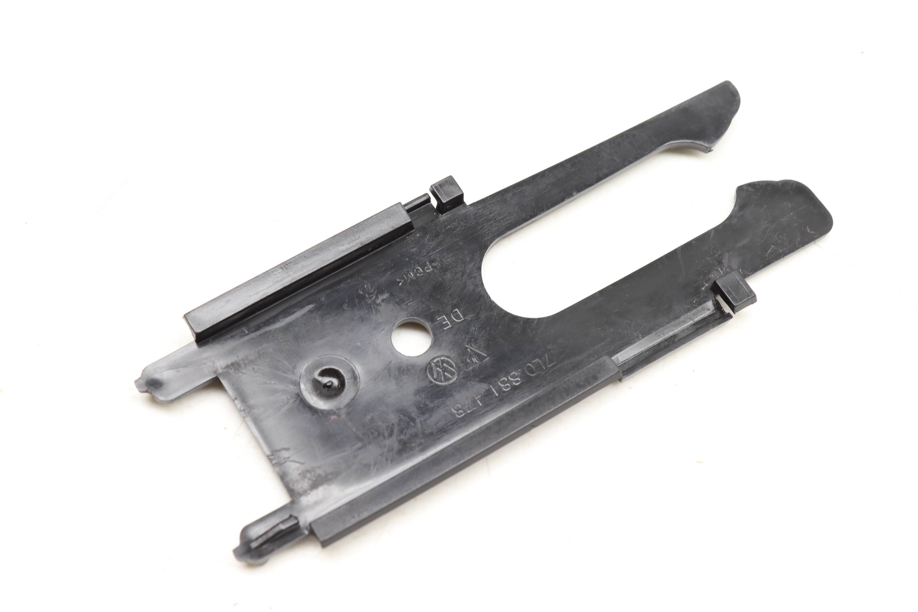Audi Front Seat Rail Cover (Q7) 7L0881478