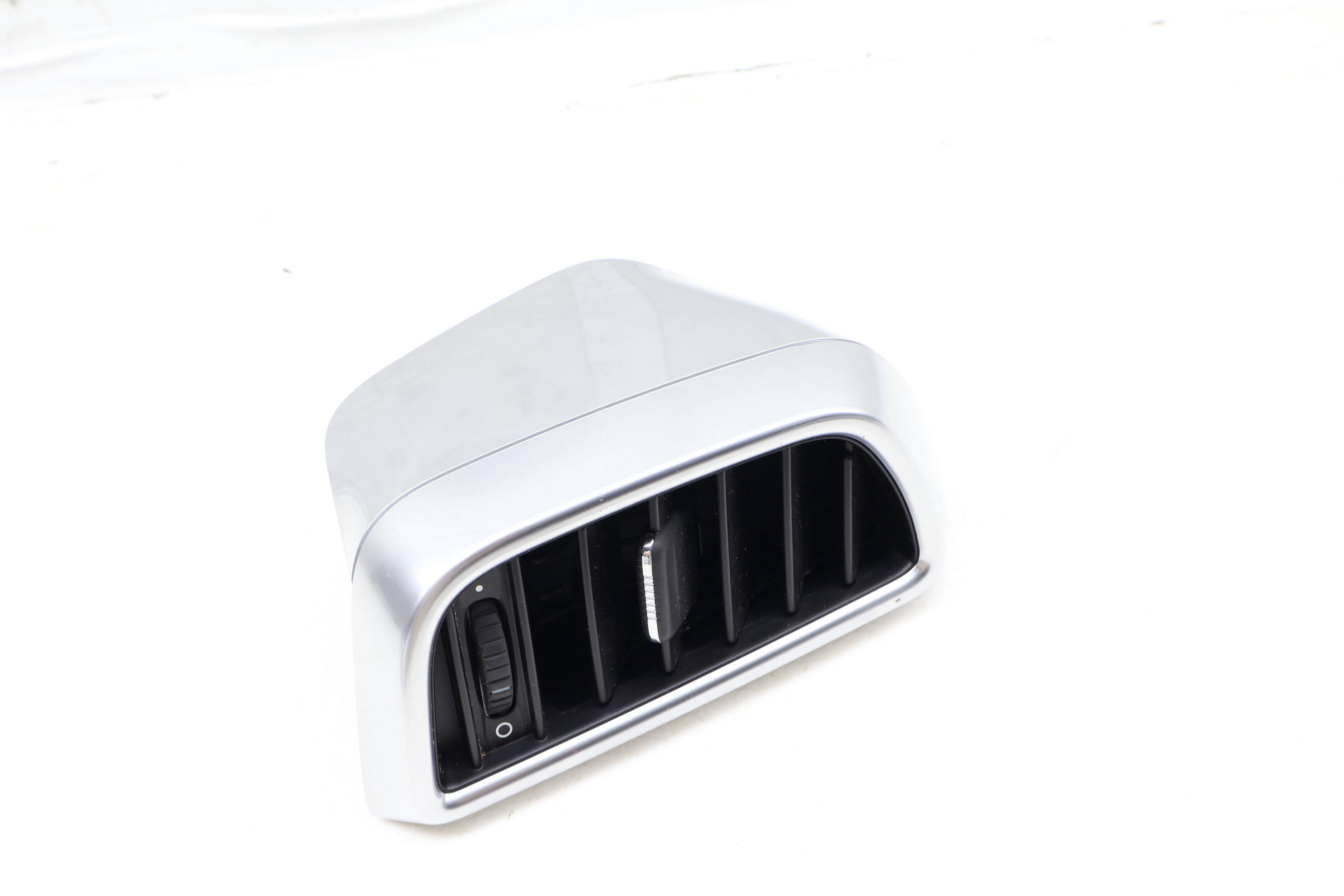 Center Console Air Vent 7P5819203B
