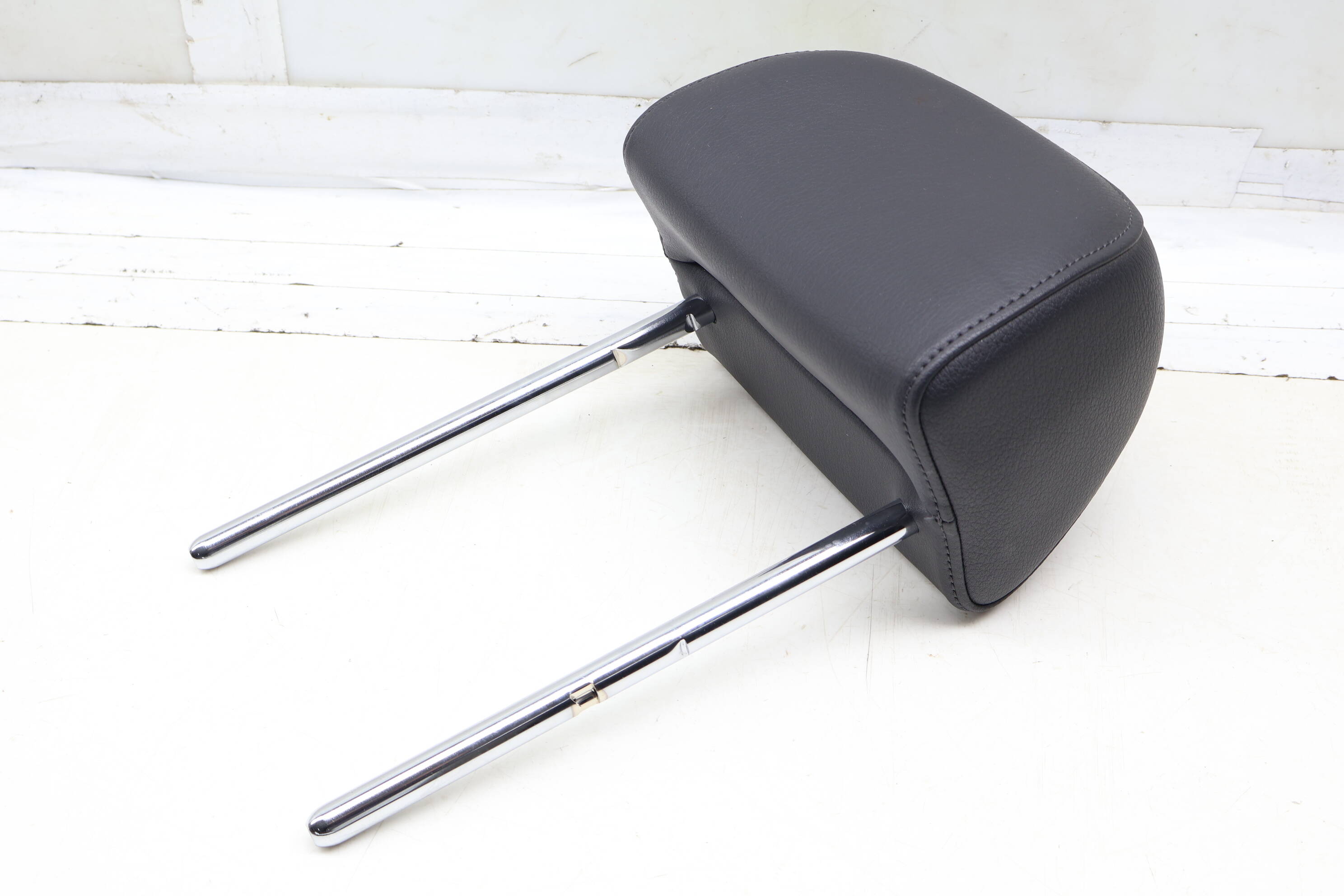 Headrest / Head Rest 8R0885973M