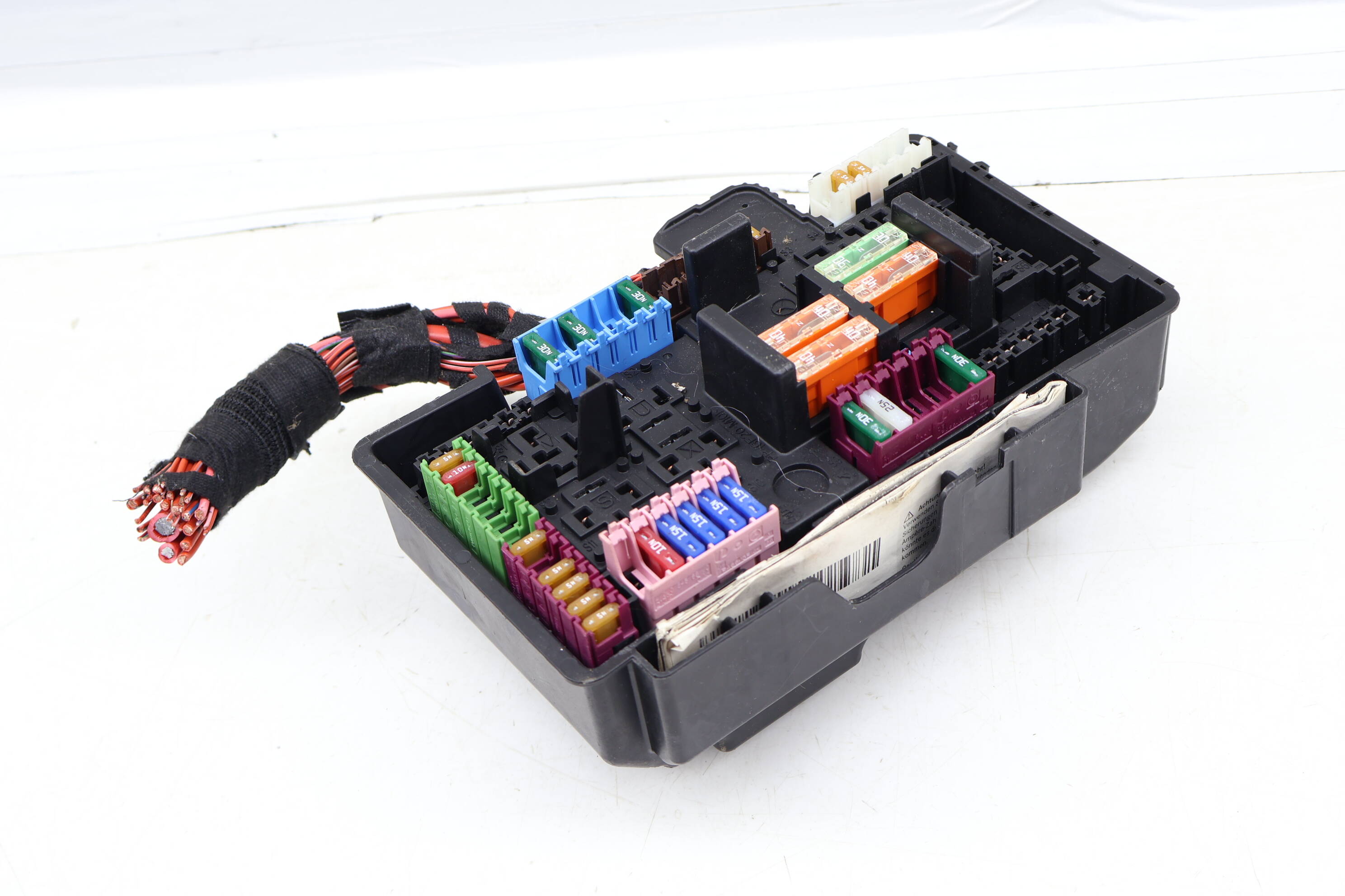 Relay / Fuse Box 2225402250