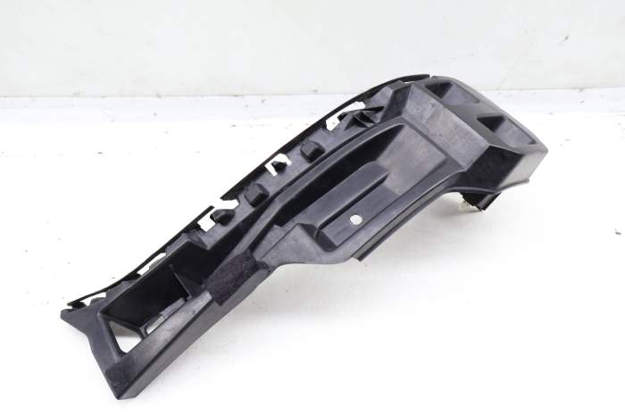 Bumper Guide / Mount Bracket 7P5807393C 95850539310 main product photo