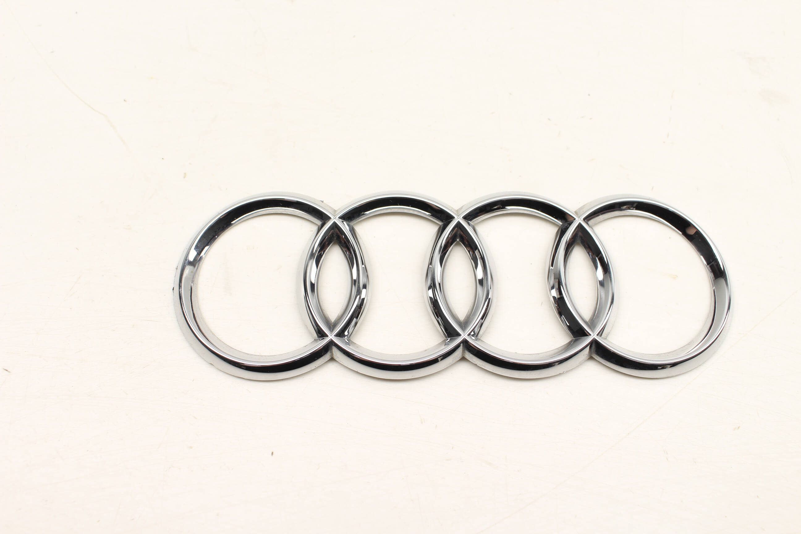 Emblem / Badge Rings 8F0853742