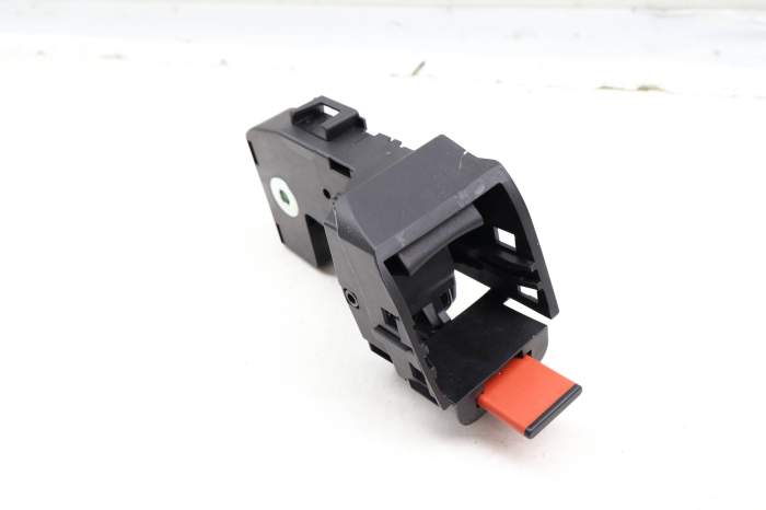 Upper Seat Backrest Lock / Latch 52207274542 main product photo