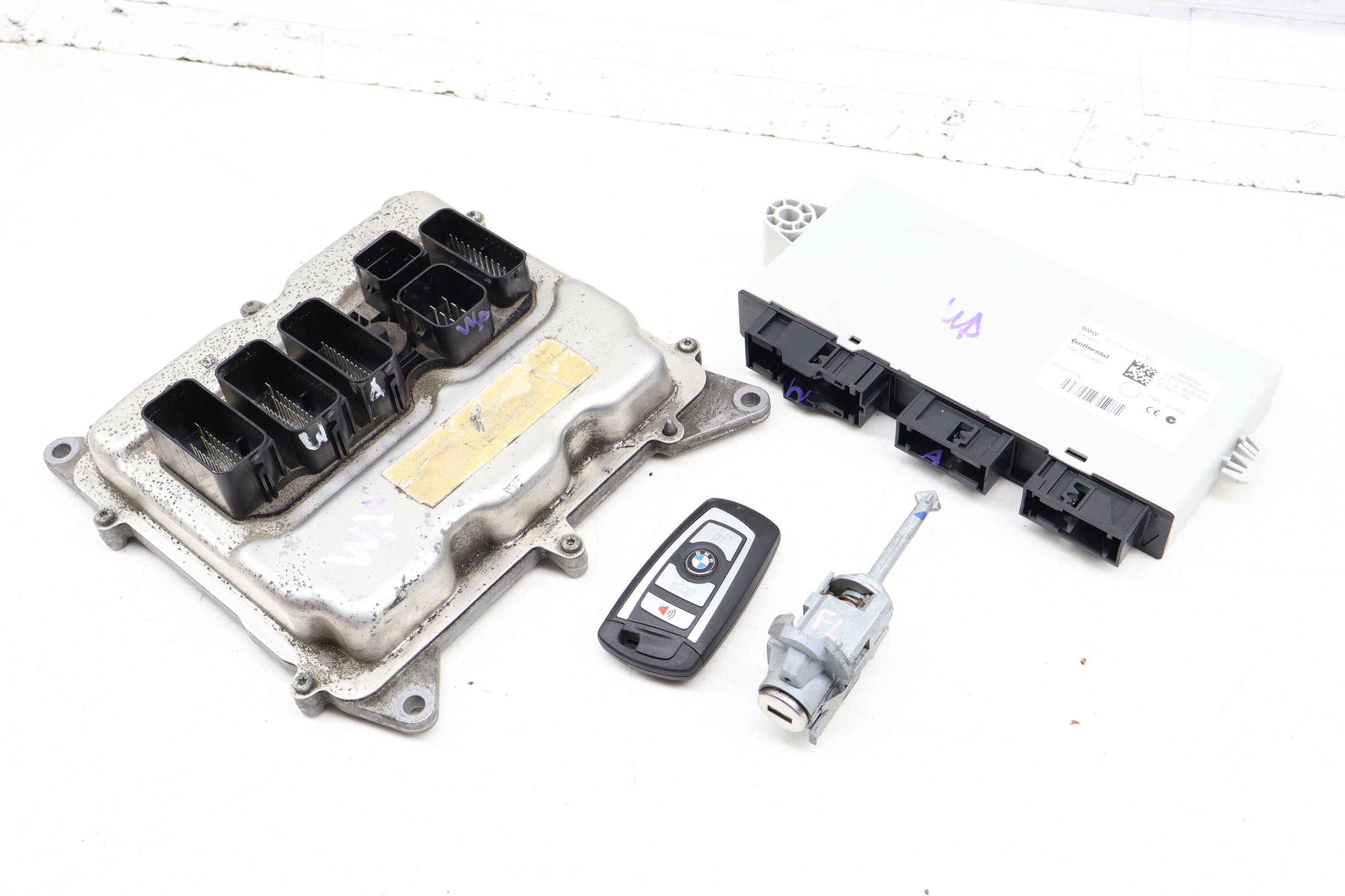Ecu Dme / Cas4 Theft Locking Module / Lock Cylinder W/ Key 12148639594