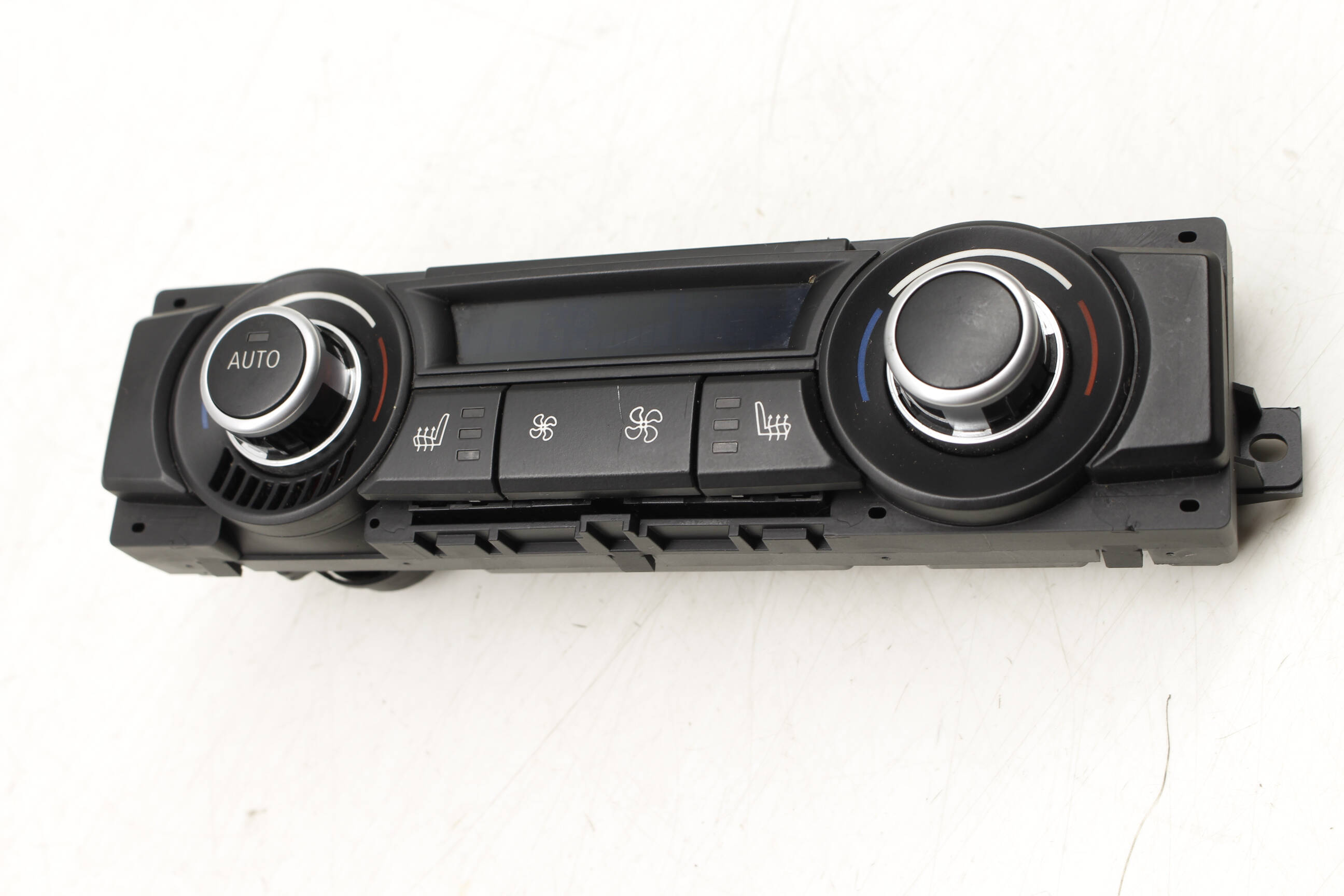 Climate Control / Temp Unit 64119129015