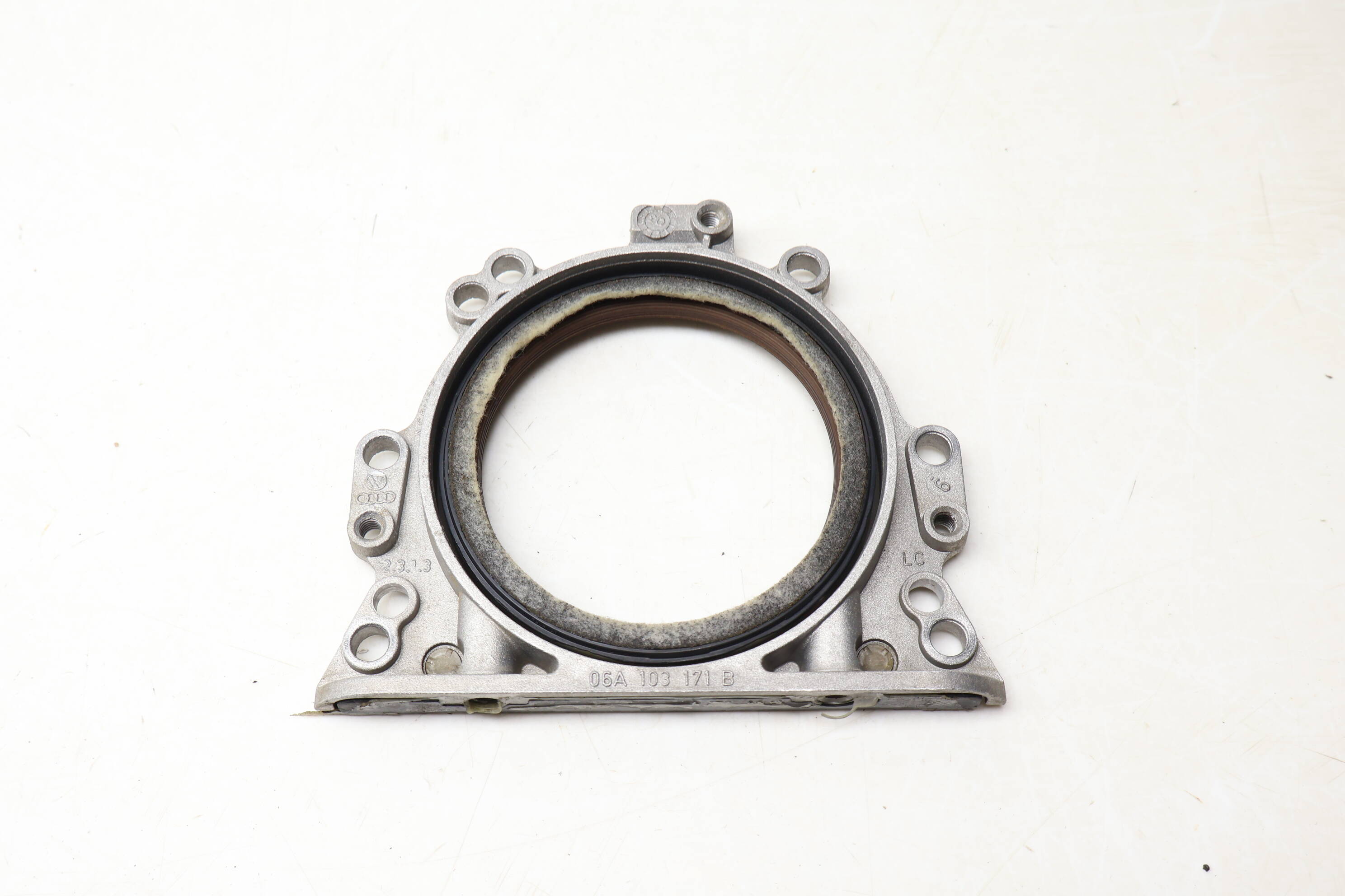 Engine Cover Sealing Flange / Plate 06A103171B