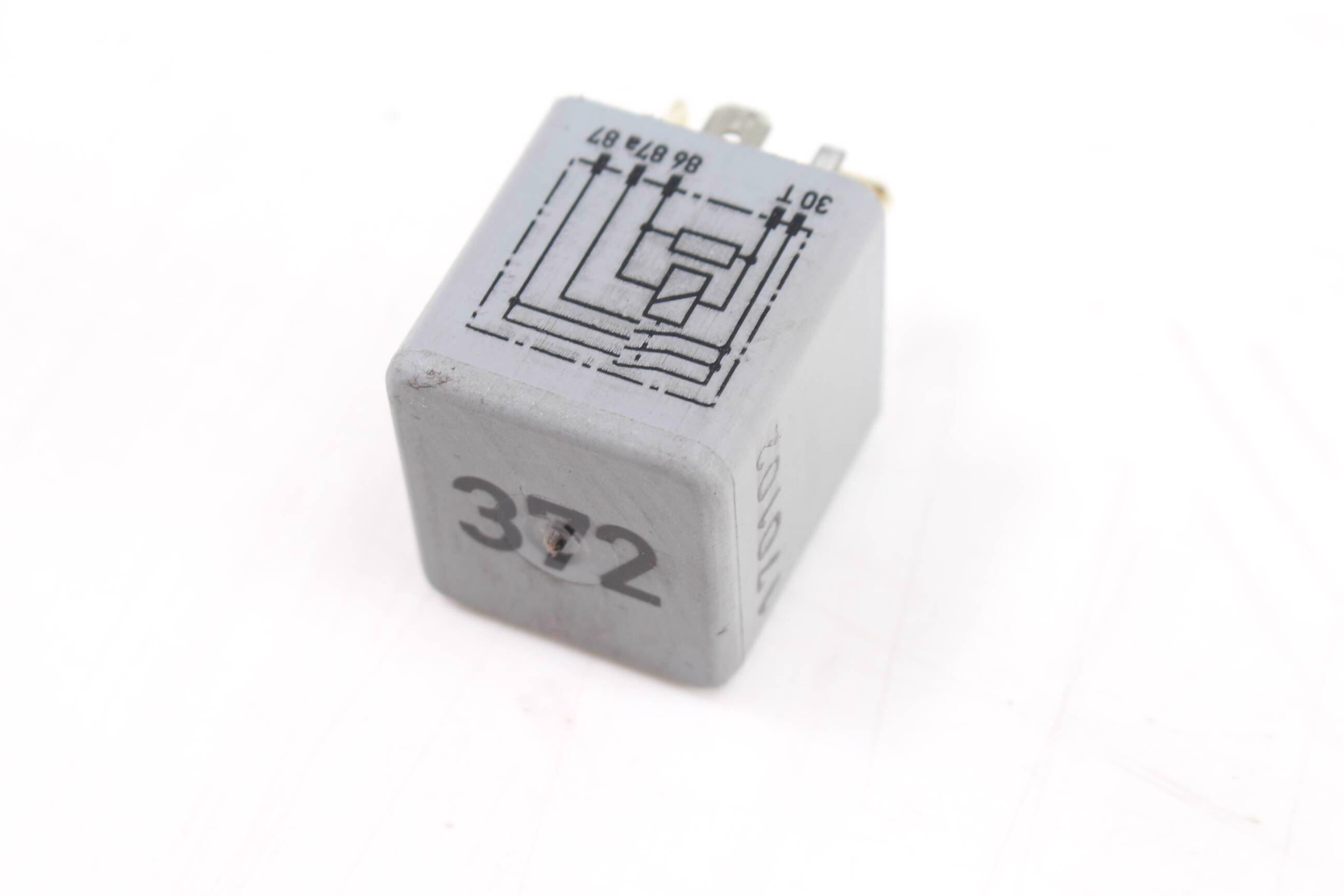 Fuel Pump Relay # 372 4D0951253