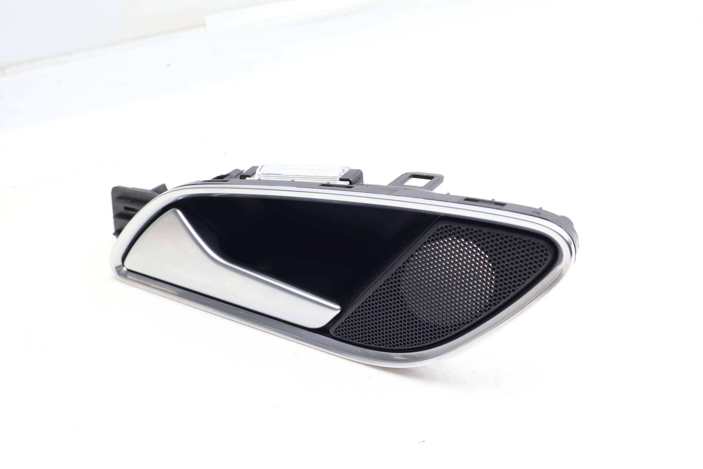 Interior Door Handle / Release 8U0839019C