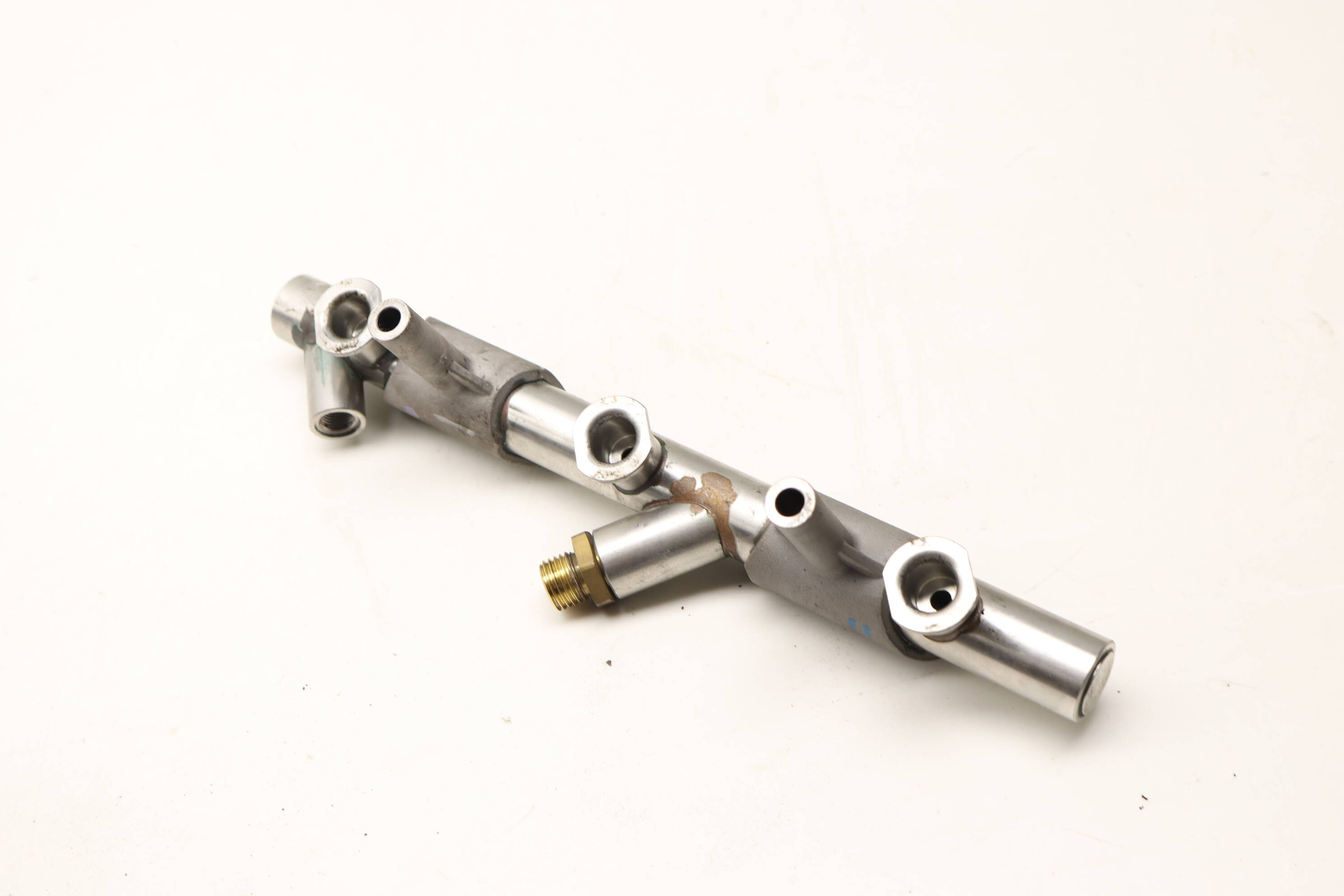 Fuel Rail / Pipe 06E130089AF