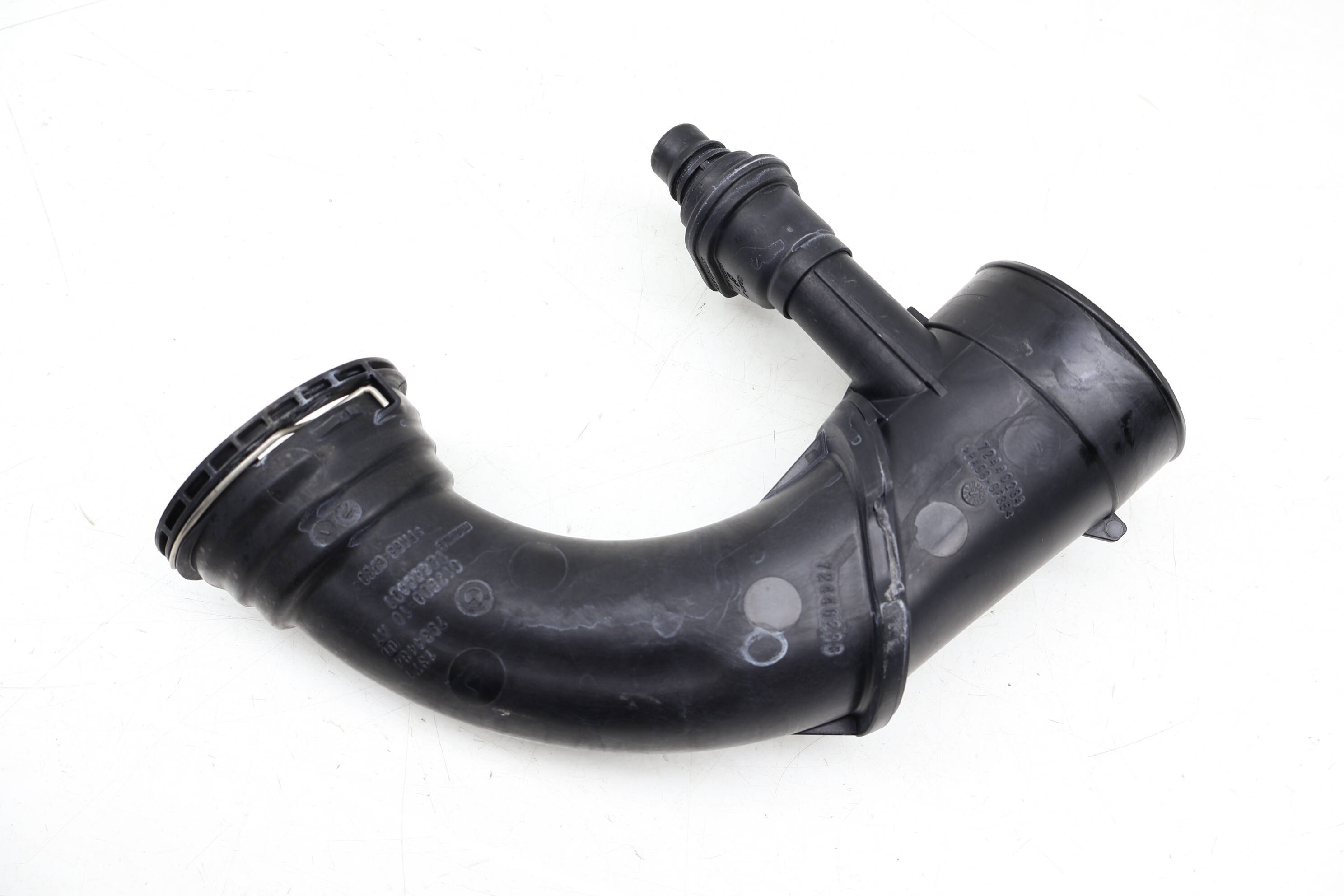 Engine&#x20;Air&#x20;Intake&#x20;Hose&#x20;&#x2F;&#x20;Tube&#x20;13717934484