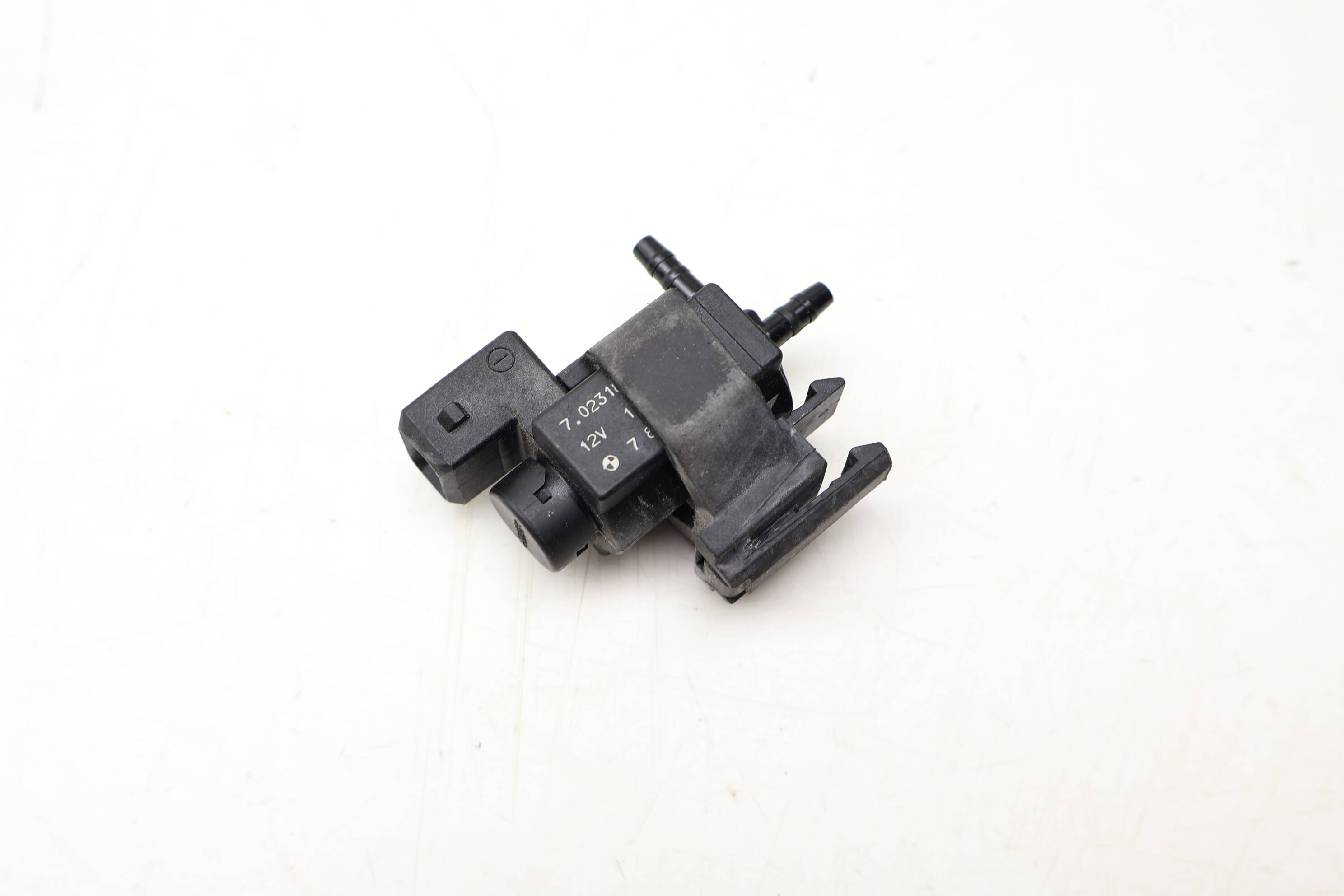 Vacuum Control Valve 11747810831