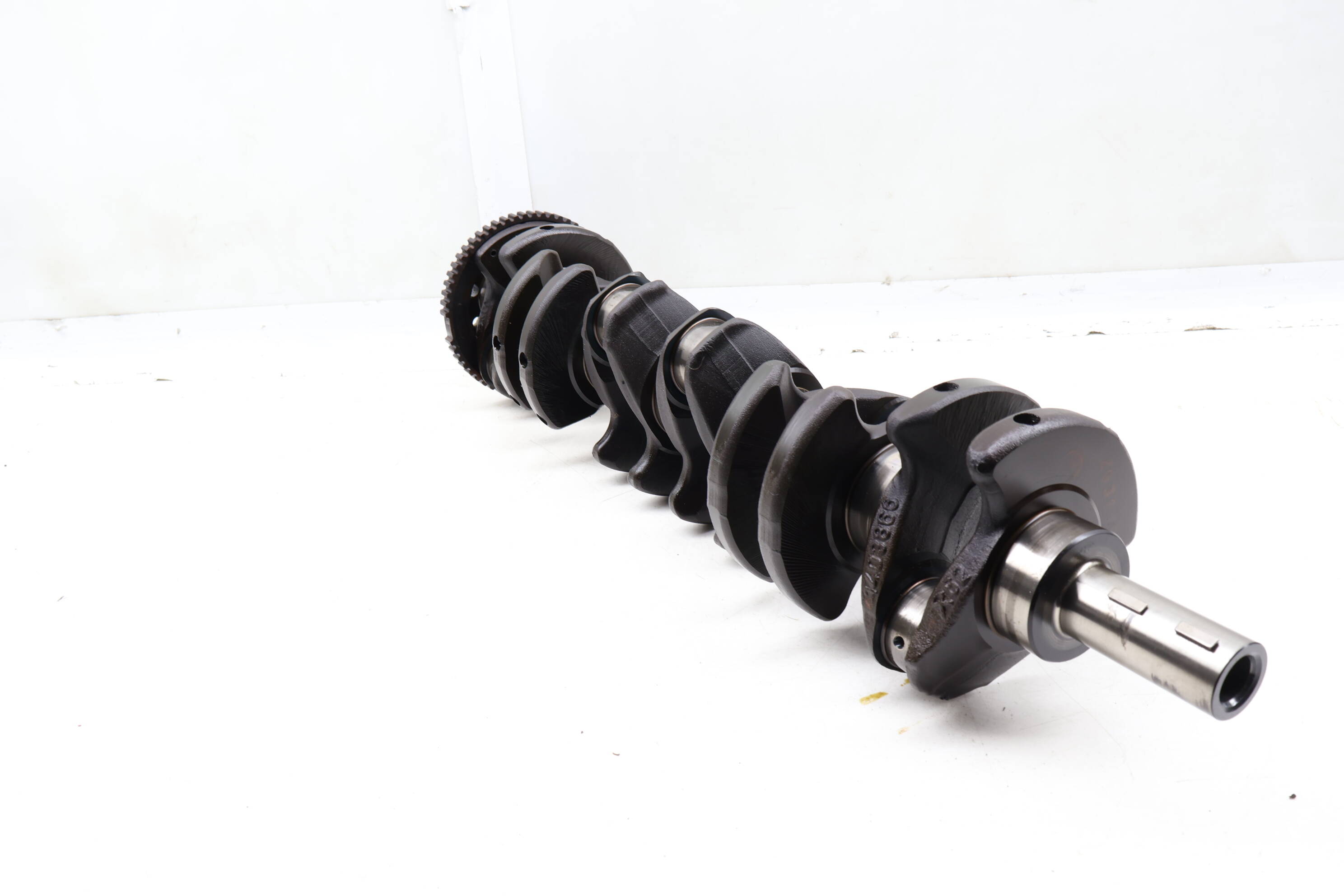 Crankshaft / Crank Shaft 11211403867